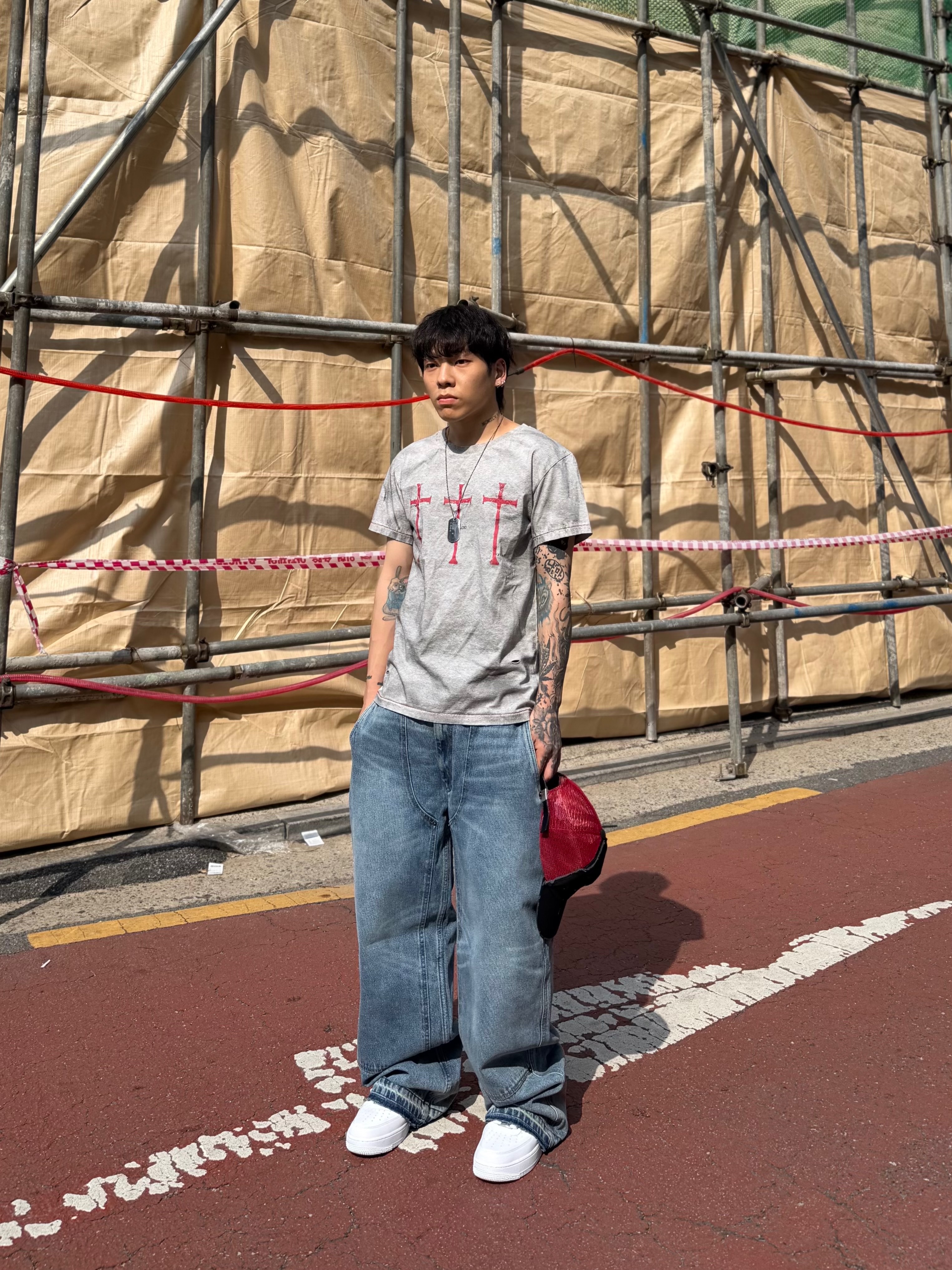 Nike Air Force 1 '07 Low White, tornortied Messiah T-Shirt
Gray 착용 스타일 - 7