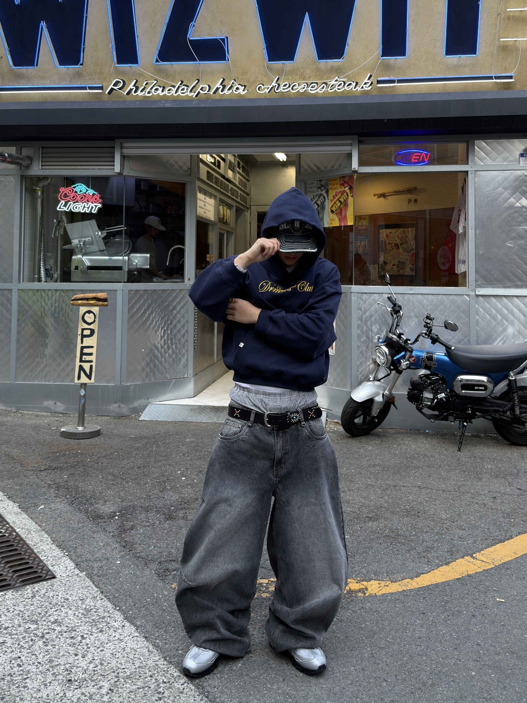 Nike Air Max 95 Big Bubble Total 90 Metallic Silver Black, Supreme x True Religion Mesh Back 6-Panel Dirty Indigo - 25FW 착용 스타일 - 6