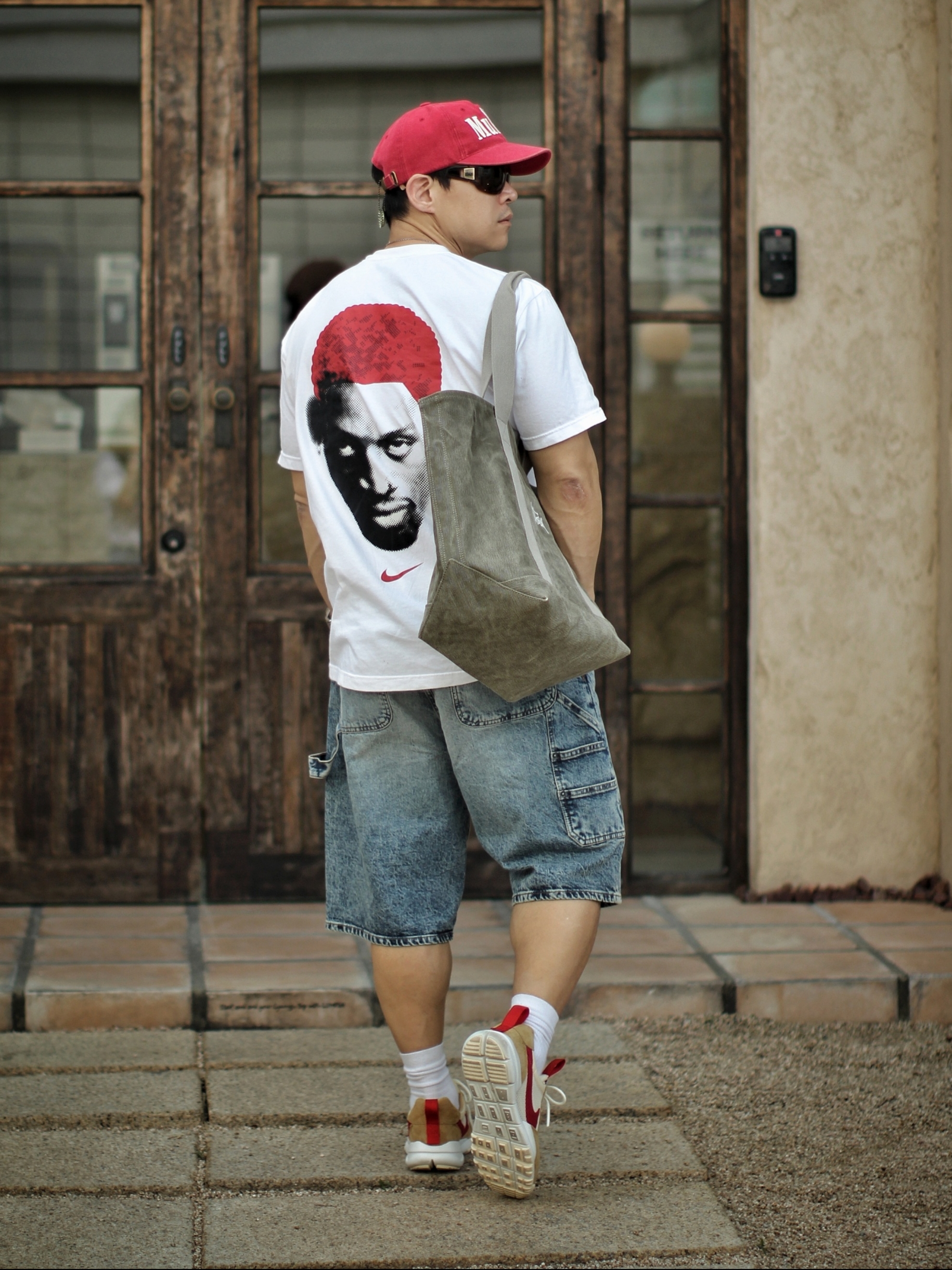 GUESS Jeans x Hysteric Glamour Carpenter Denim Shorts Blue, Stussy Waxed Canvas Market Tote Stone 착용 스타일 - 3