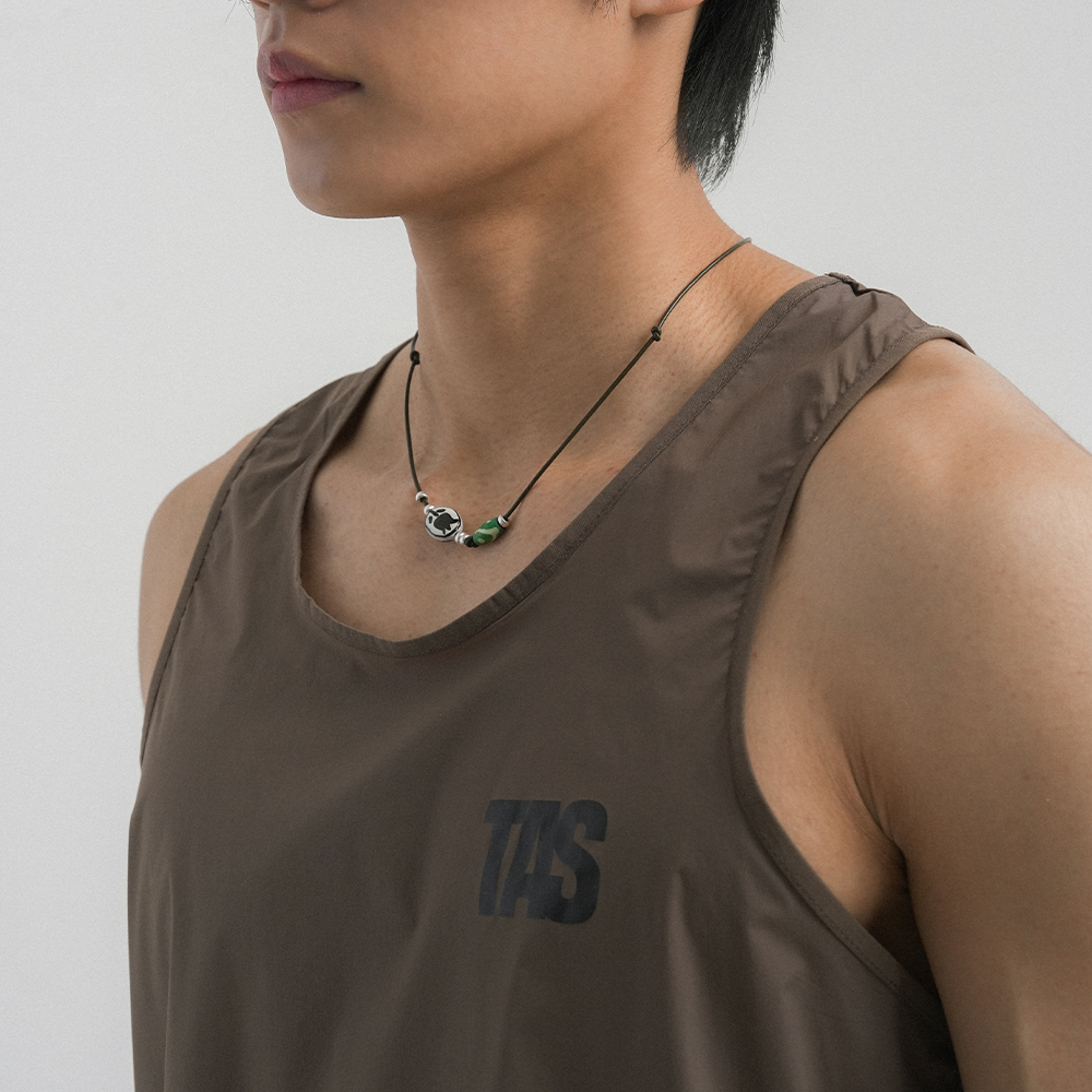 디아더생츄어리 웨이포인트 코드 목걸이 카키(THE ATHER SANCTUARY Waypoint Cord Necklace Khaki) - 4