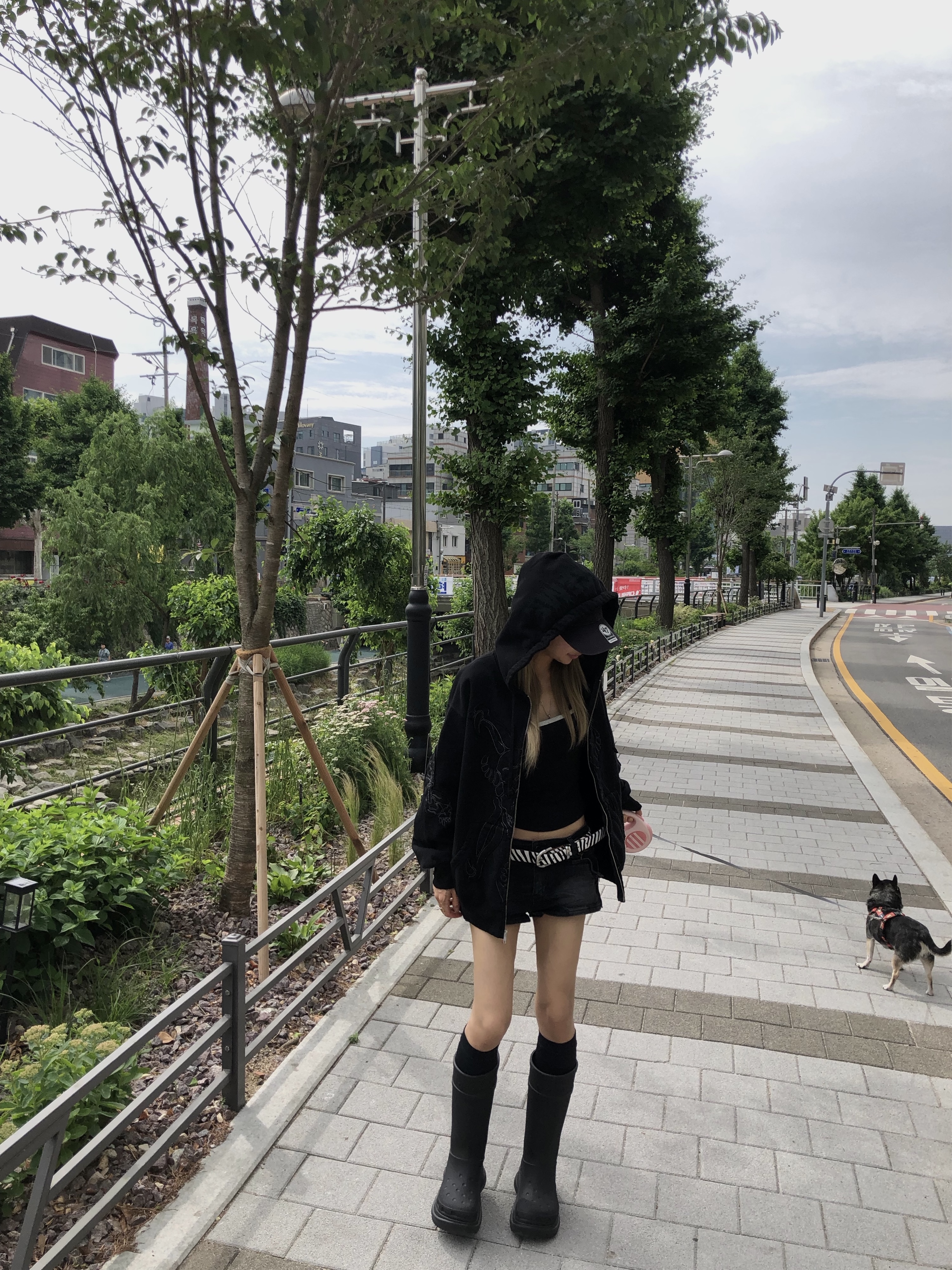 Supreme x Y's by Yohji Yamamoto Zip Up Hooded Sweatshirt Black - 25FW, Balenciaga x Crocs Rubber Boot Black 착용 스타일 - 3