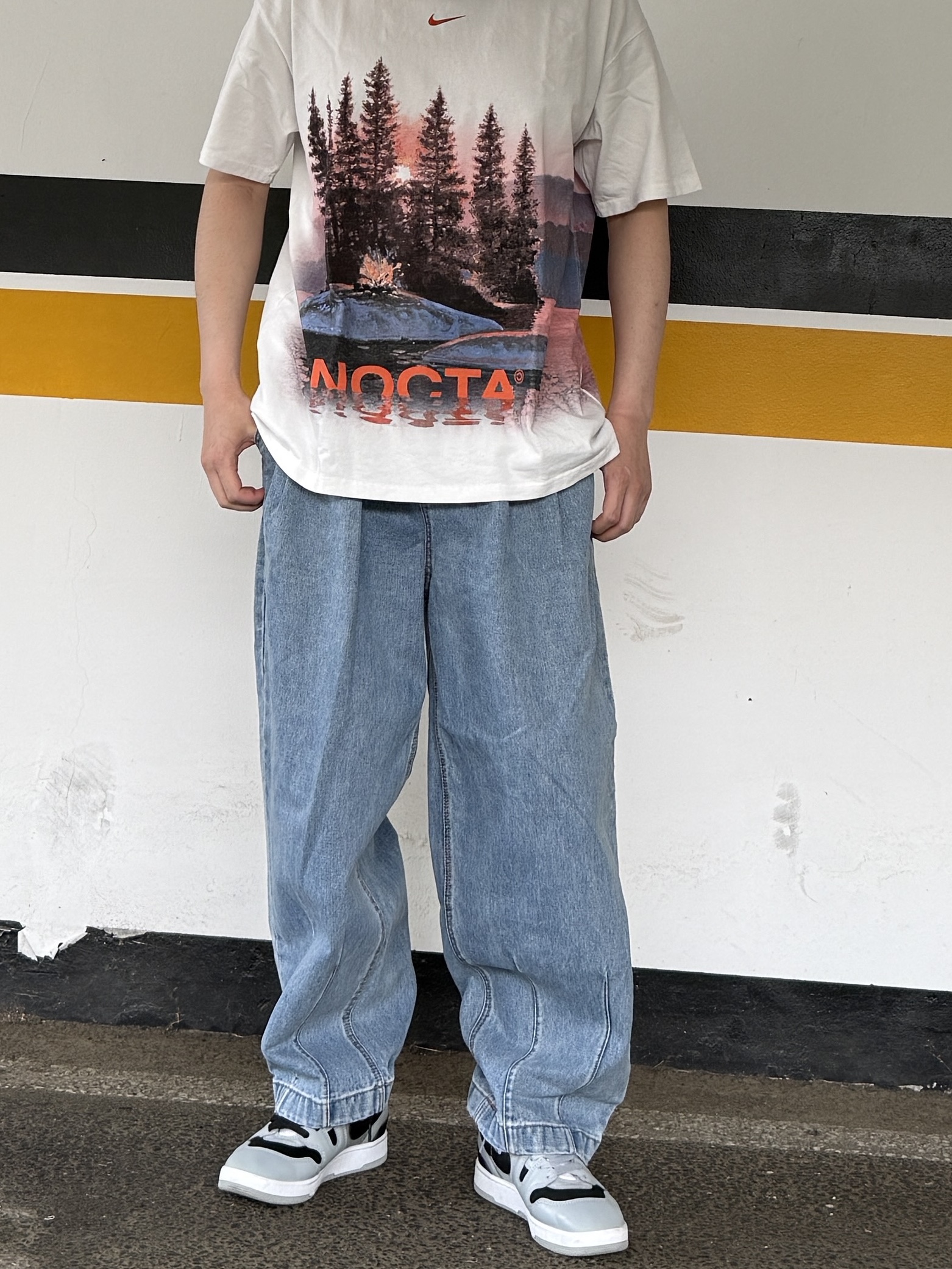 Nike x Drake Nocta Opal Reels Tee White (FV7865-100), Nike x Travis Scott Mac Attack SP Light Smoke Grey 착용 스타일