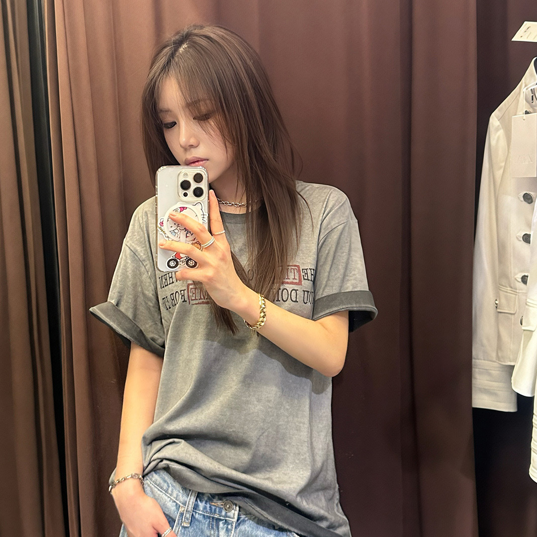 Thevinylhouse Faded Time Tee Charcoal 착용 스타일