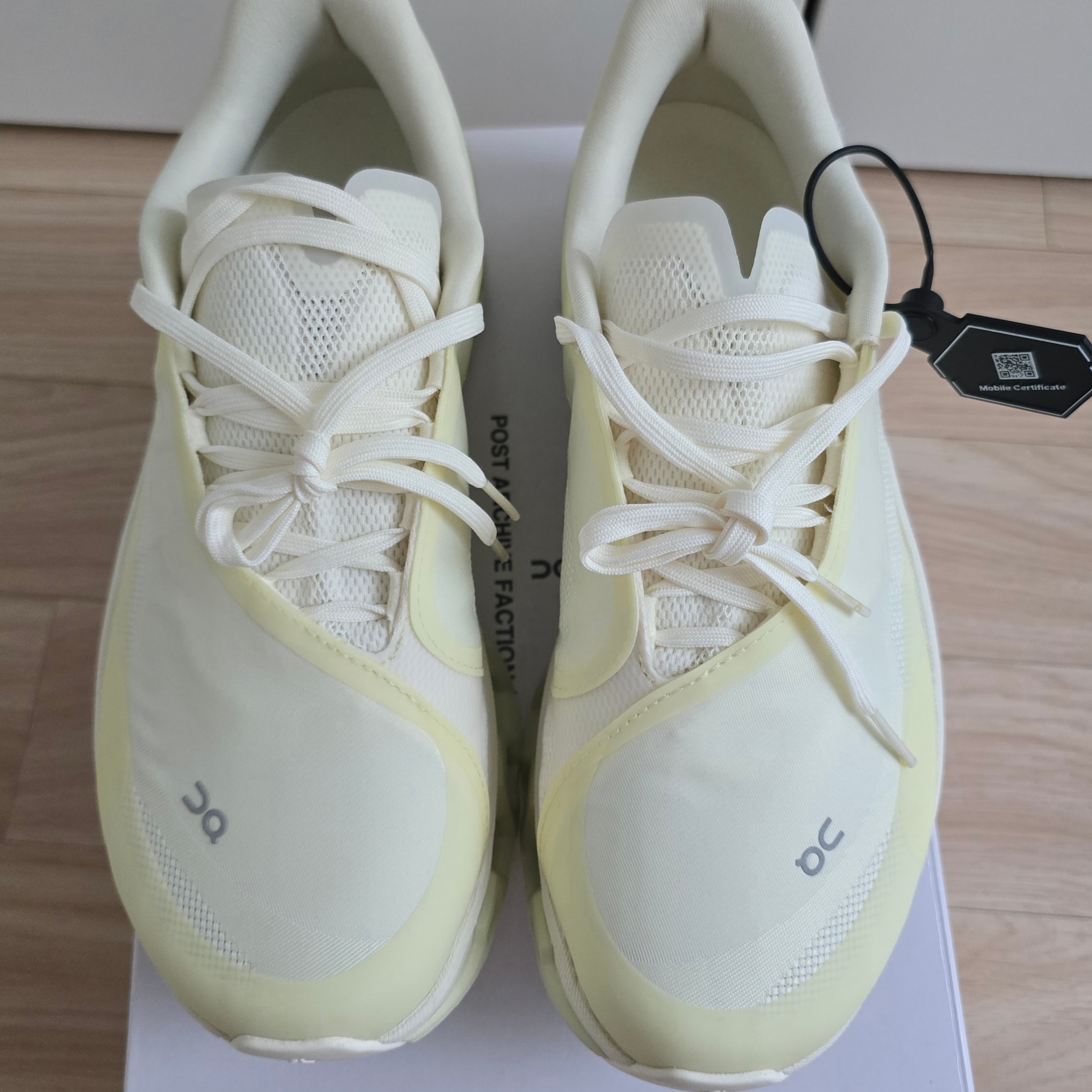On Running x Post Archive Faction (Paf) Cloudmonster 2 Seedling White 착용 스타일 - 1