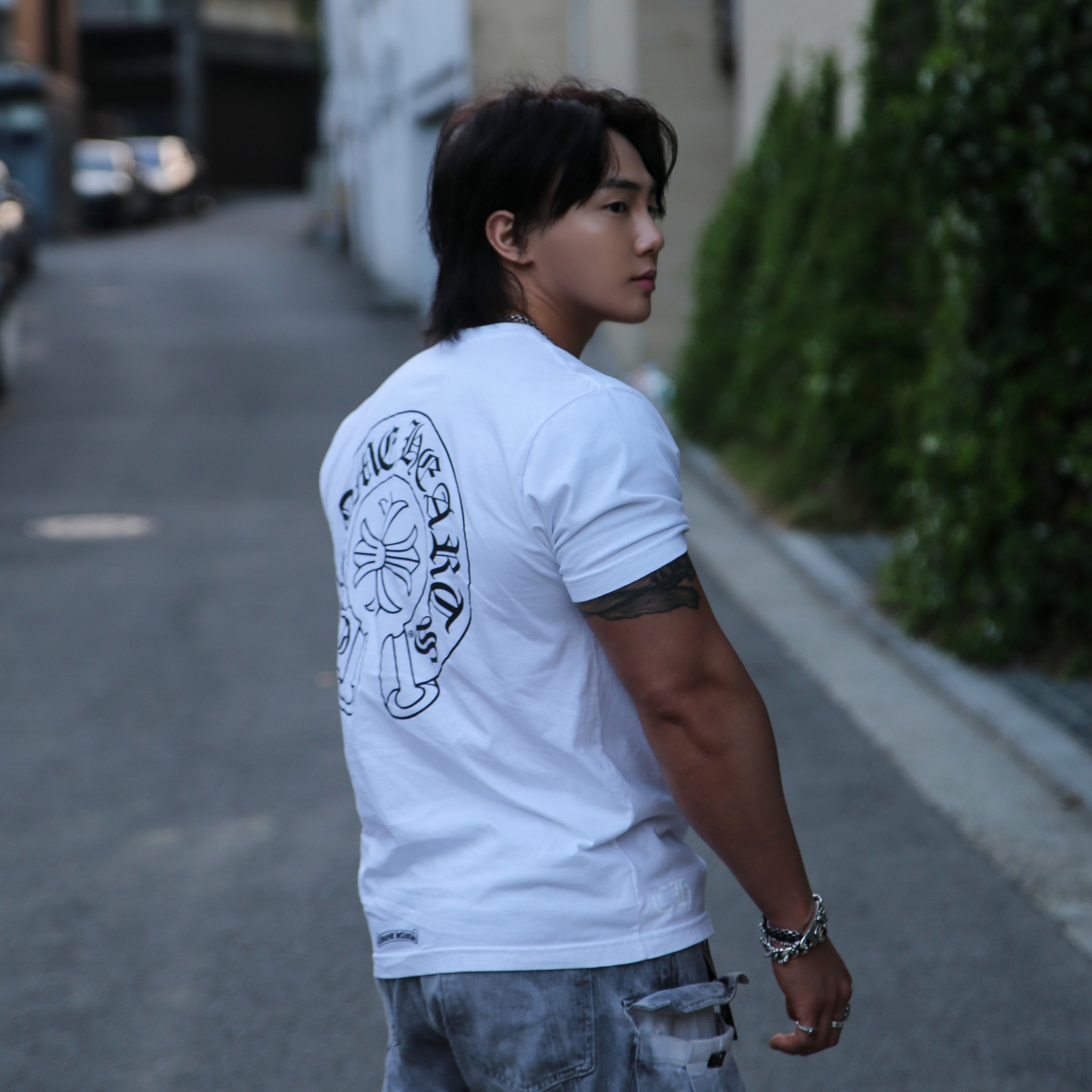 Chrome Hearts Horseshoe Logo Pocket T-Shirt White, Chrome Hearts Cemetery Ring Silver 착용 스타일 - 1