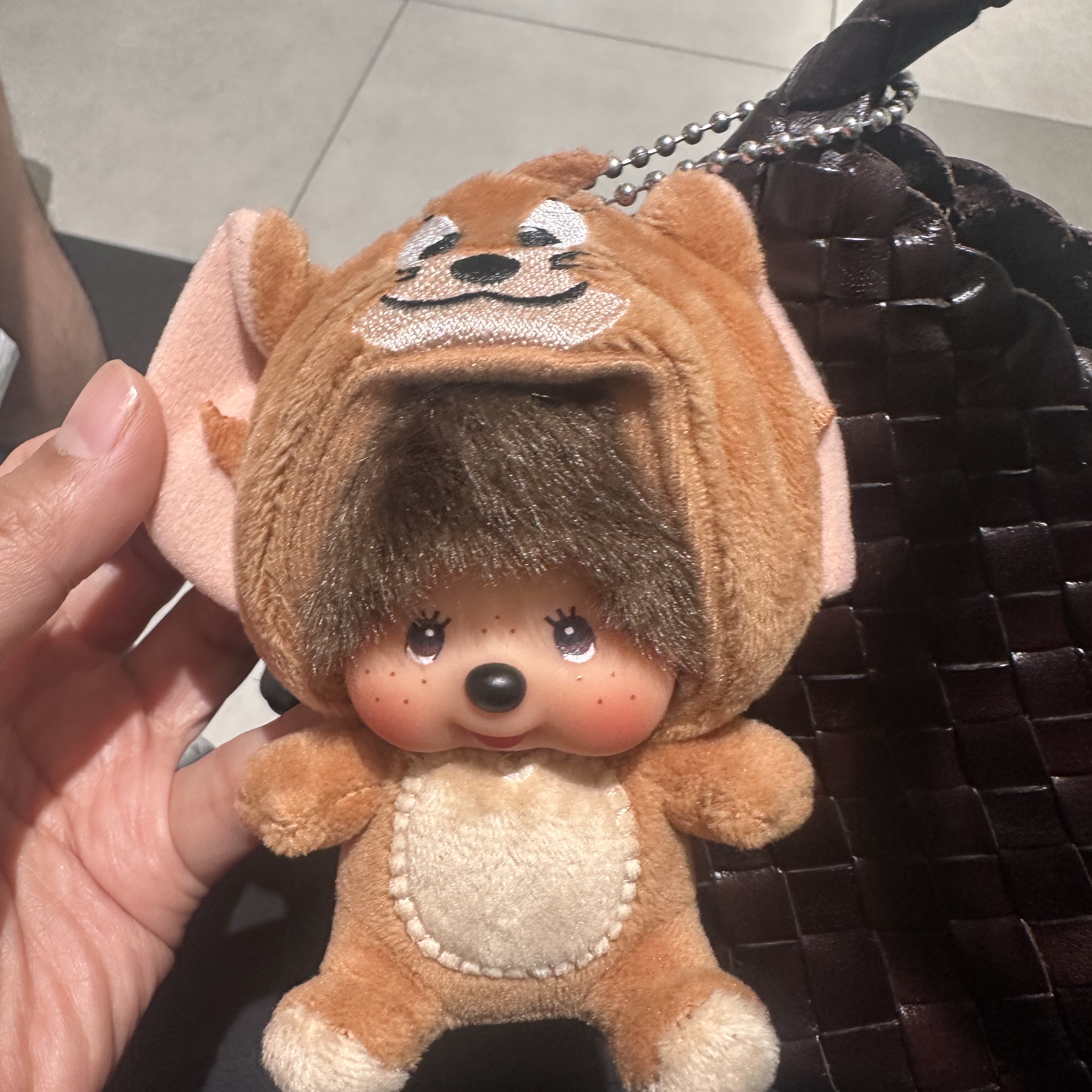 Monchhichi x Tom & Jerry SS Doll Mini Key Chain Jerry 착용 스타일 - 1