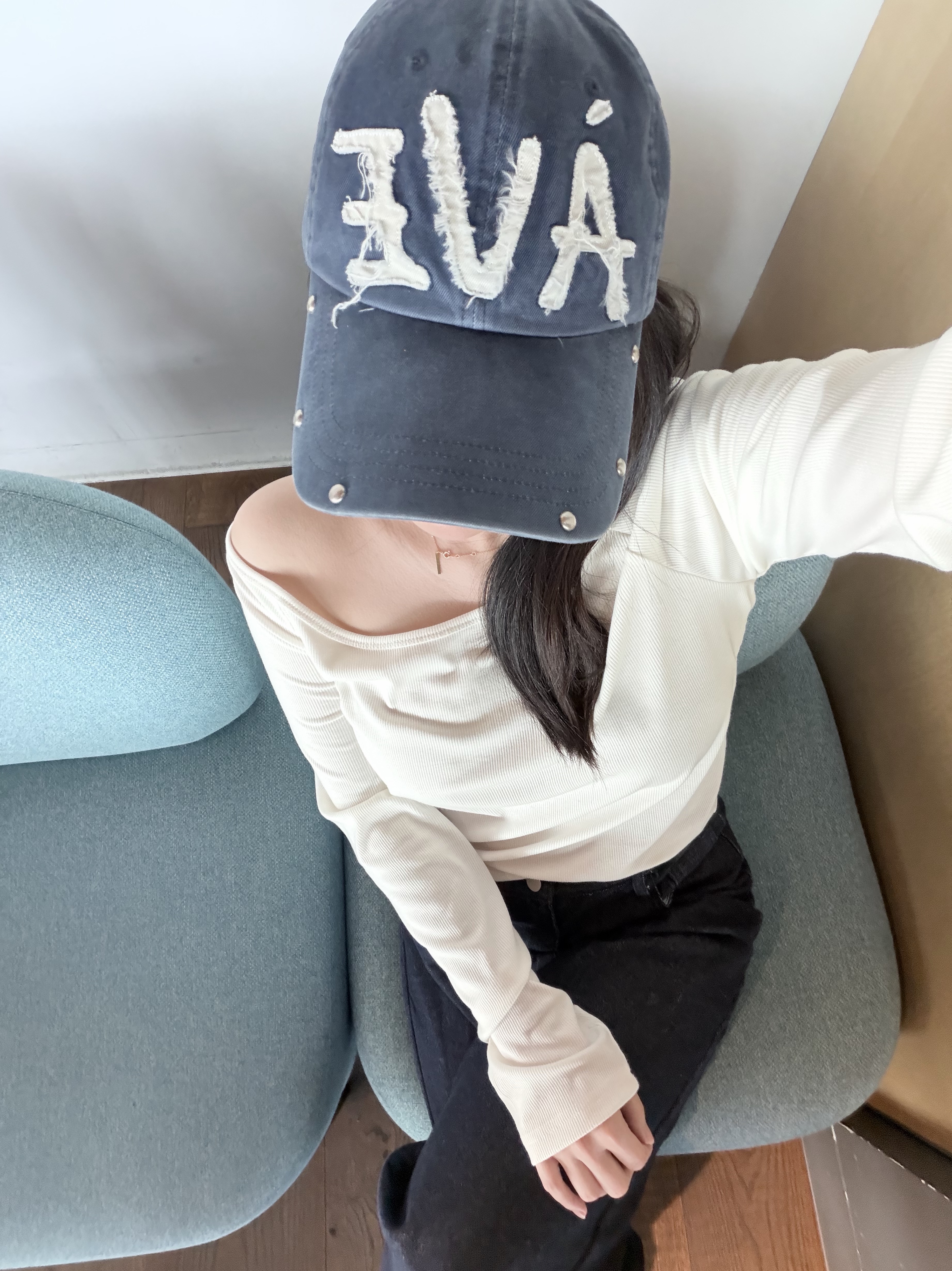 Aviemuah Applique Vintage Rivet Cap Navy 착용 스타일 - 2