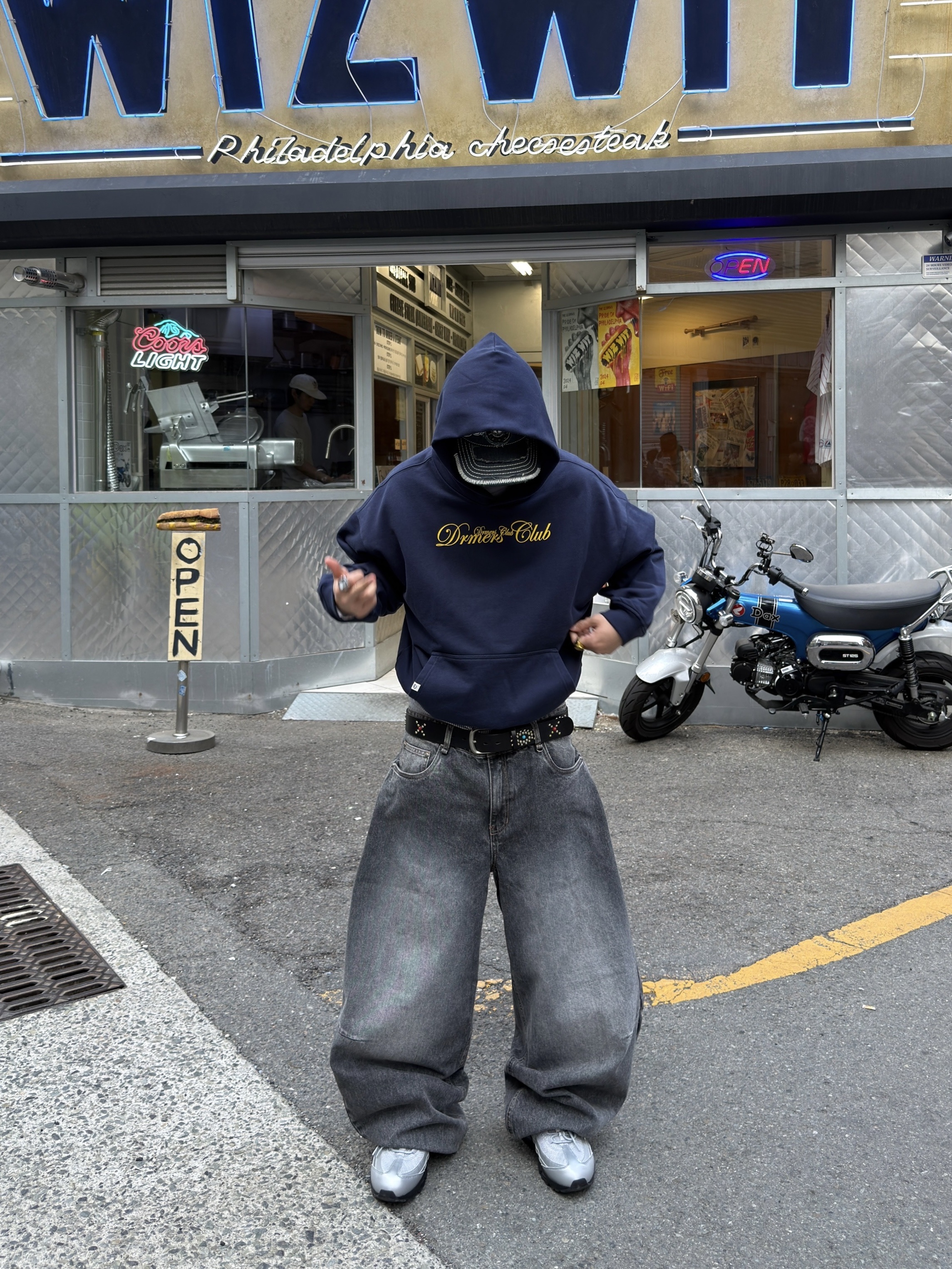 Nike Air Max 95 Big Bubble Total 90 Metallic Silver Black, Supreme x True Religion Mesh Back 6-Panel Dirty Indigo - 25FW 착용 스타일 - 3