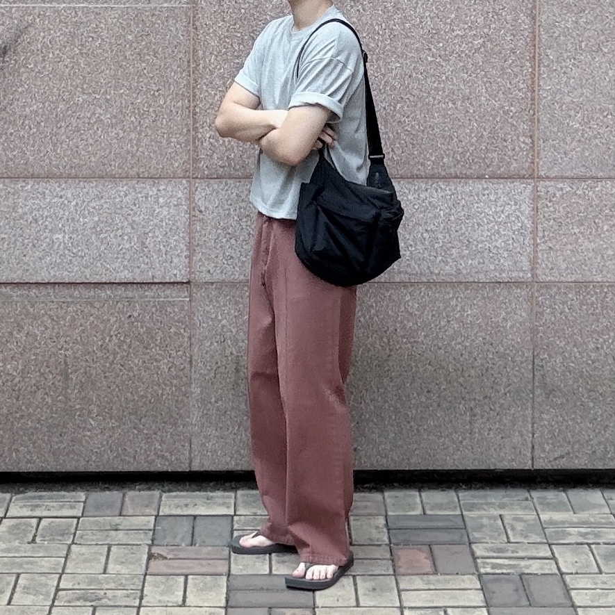 SUBCATEGORY SUB_F831 Gray, Uniqlo Multi Pocket Shoulder Bag Black 착용 스타일 - 2
