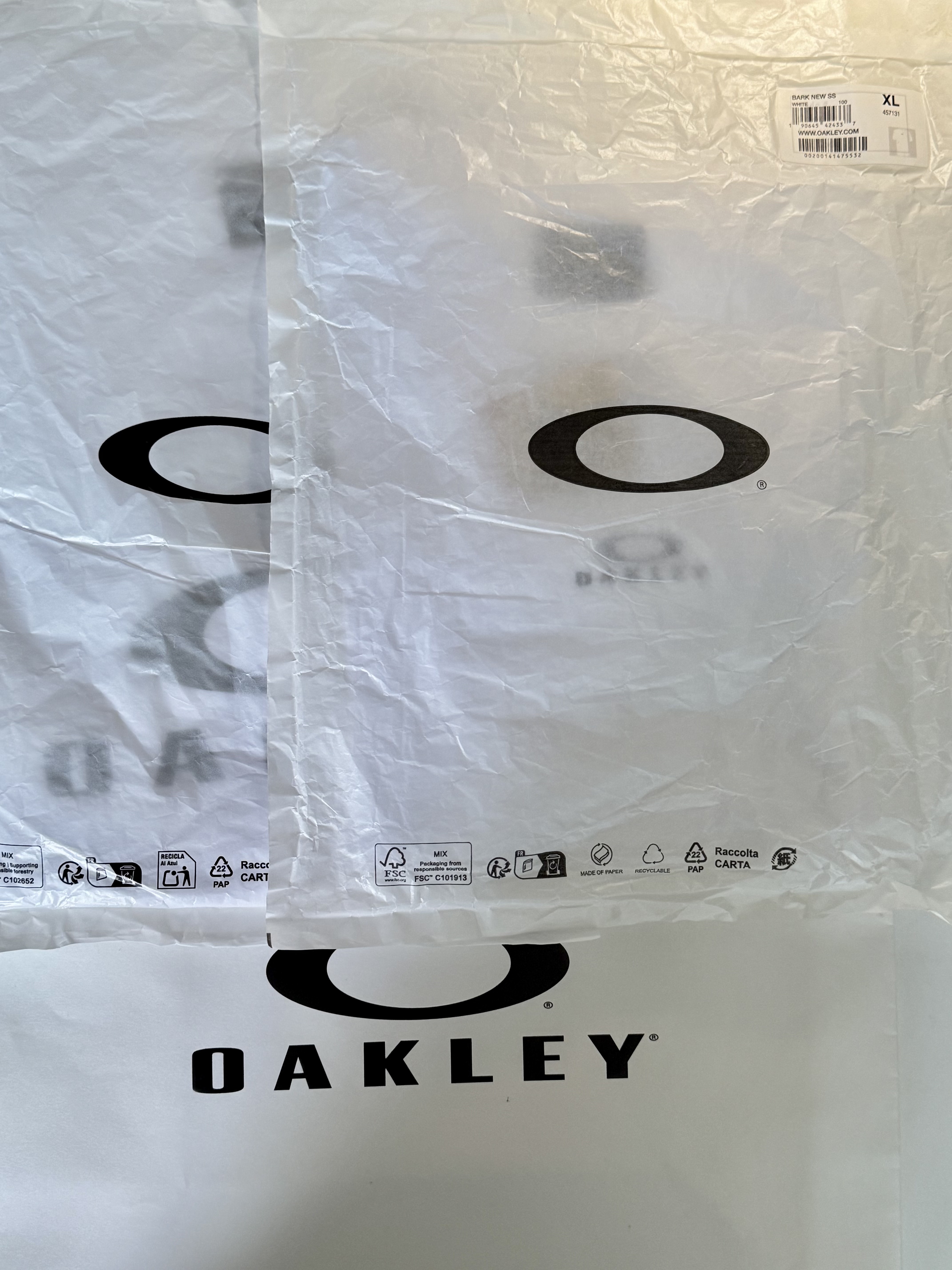 Oakley Bark SS T-Shirt White, Oakley Bark SS T-Shirt Blackout 착용 스타일 - 10