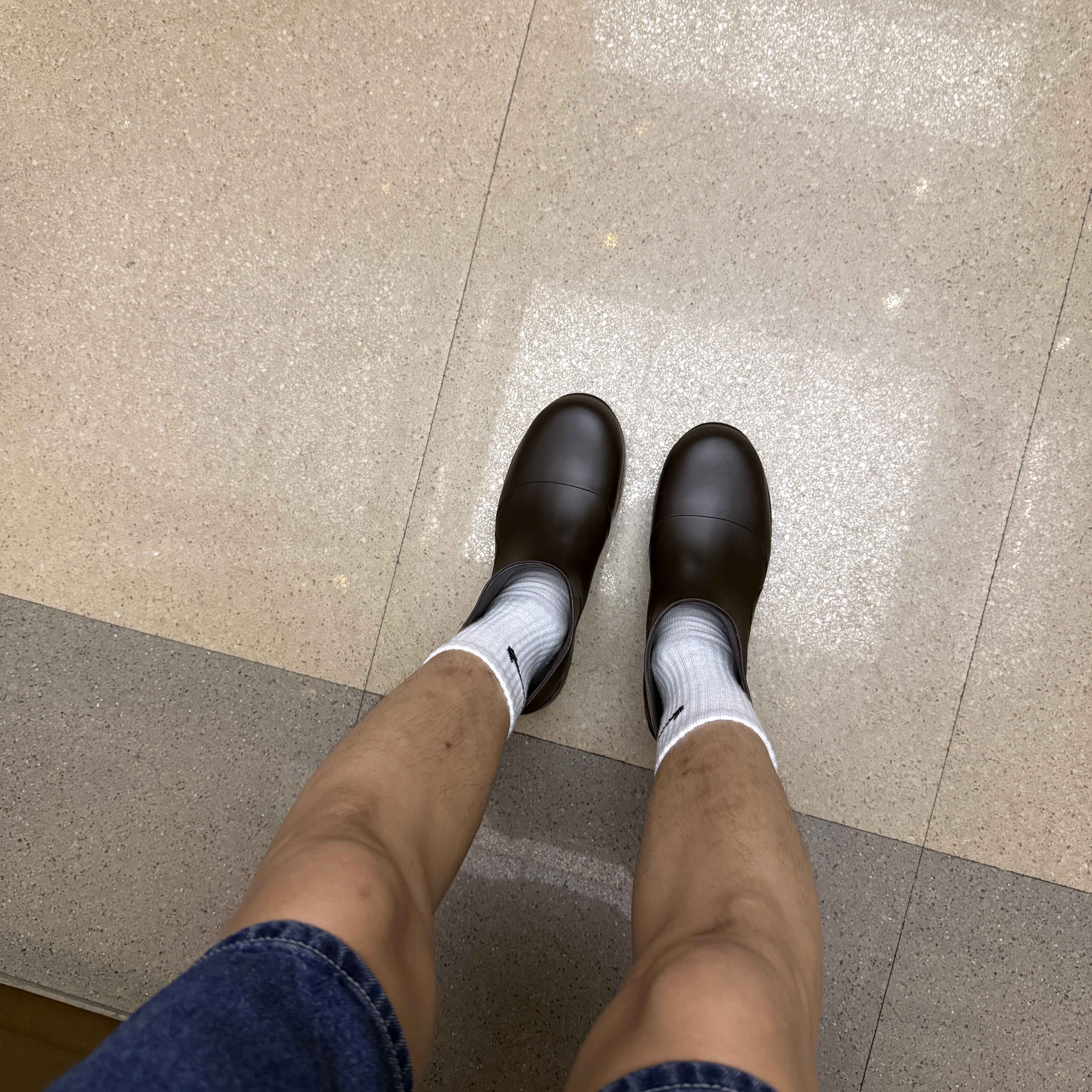 Bottega Veneta Puddle Ankle Boots Fondant 착용 스타일