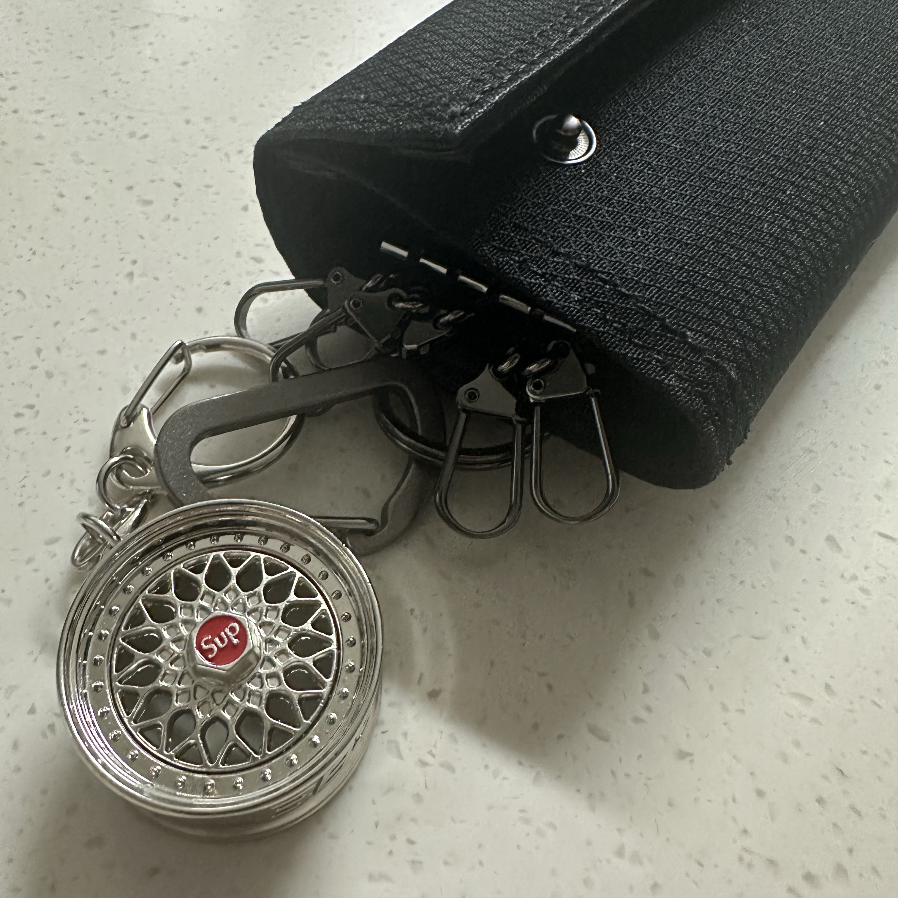 Supreme x BBS RS Rim Keychain Chrome - 25FW 착용 스타일 - 2