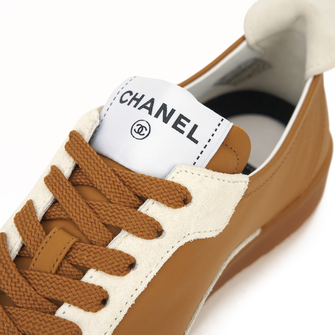 (W) 샤넬 스니커즈 카프스킨 & 엠보스드 스웨이드 카프스킨 라이트 브라운 화이트((W) Chanel Sneakers Calfskin & Embossed Suede Calfskin Light Brown White) - 7