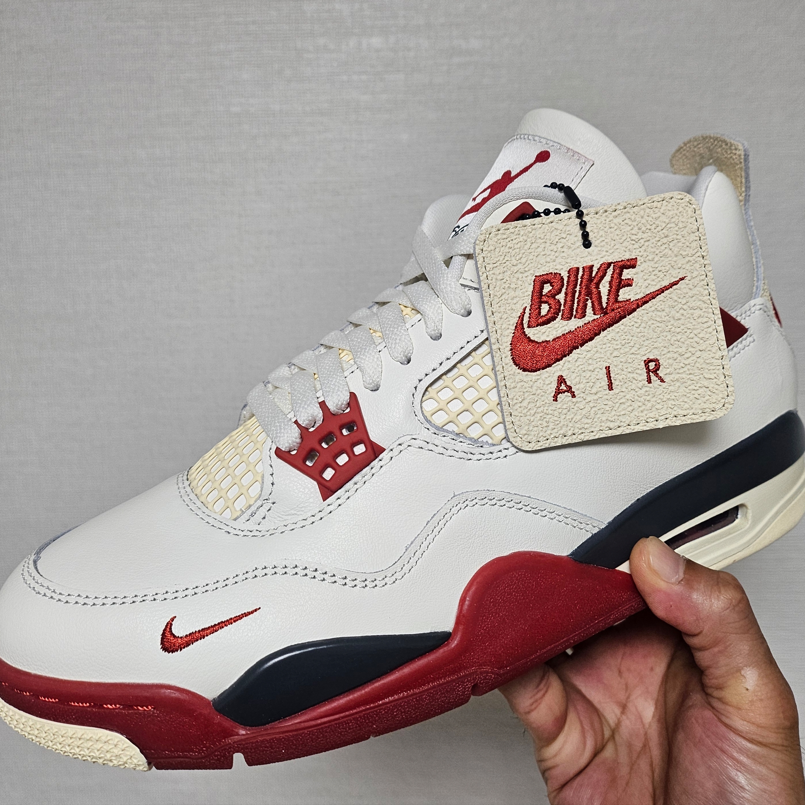 Jordan 4 x Nigel Sylvester Retro OG Brick After Brick 착용 스타일 - 2