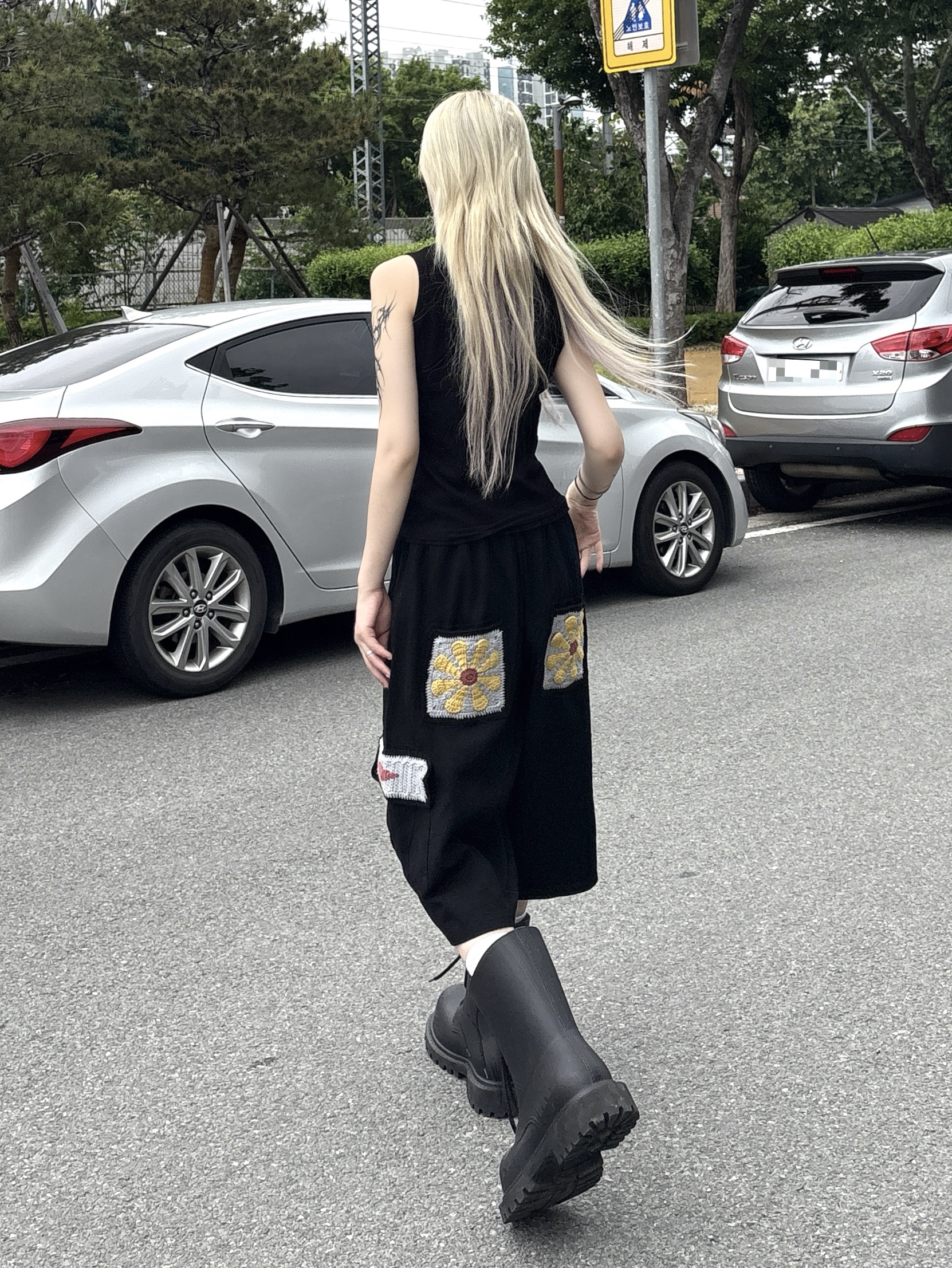 Balenciaga XL Army Boots Full Eva Black 착용 스타일 - 4