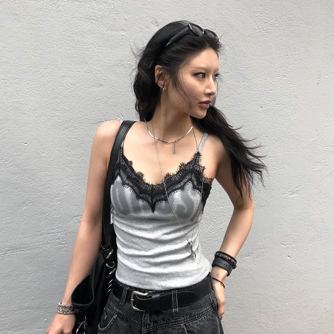 (W) Thevinylhouse No Rush Lace Sleeveless Grey 착용 스타일