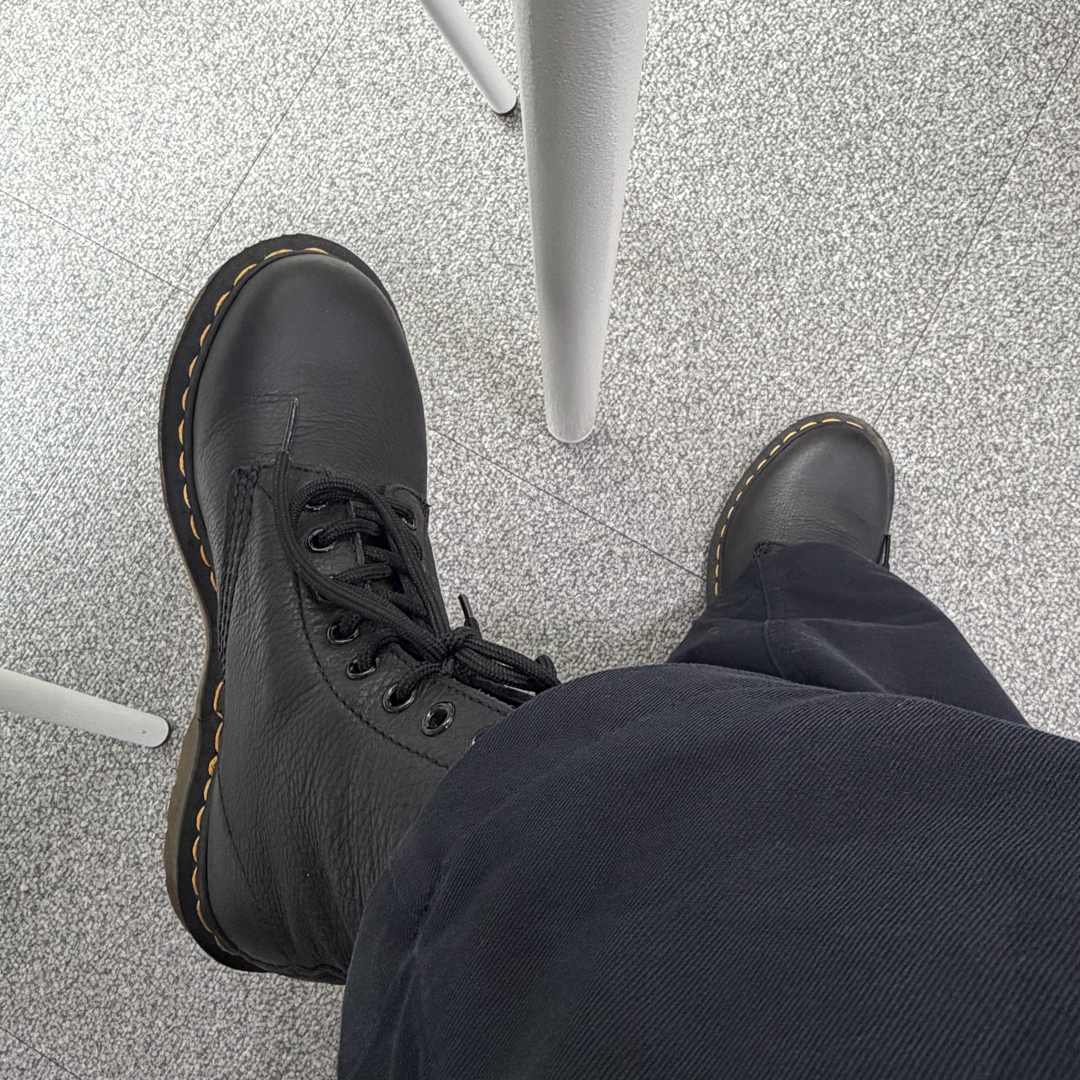 (W) Dr. Martens 1460 Virginia Boots Black 착용 스타일