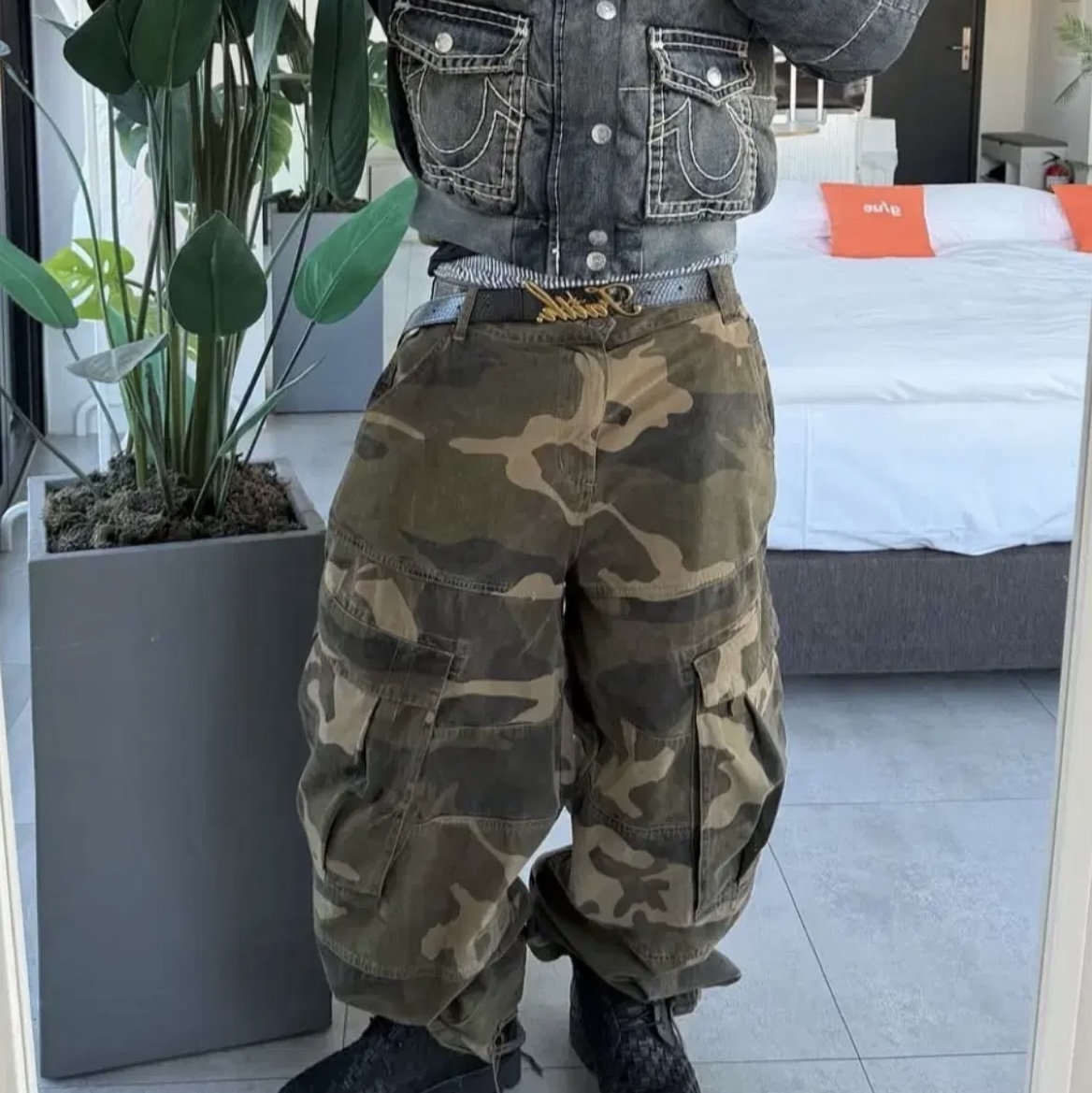 (W) Jaded London Camo Cadet Cargo Pants Washed Khaki, Supreme x True Religion Puffer Jacket Dirty Indigo - 25FW 착용 스타일 - 1