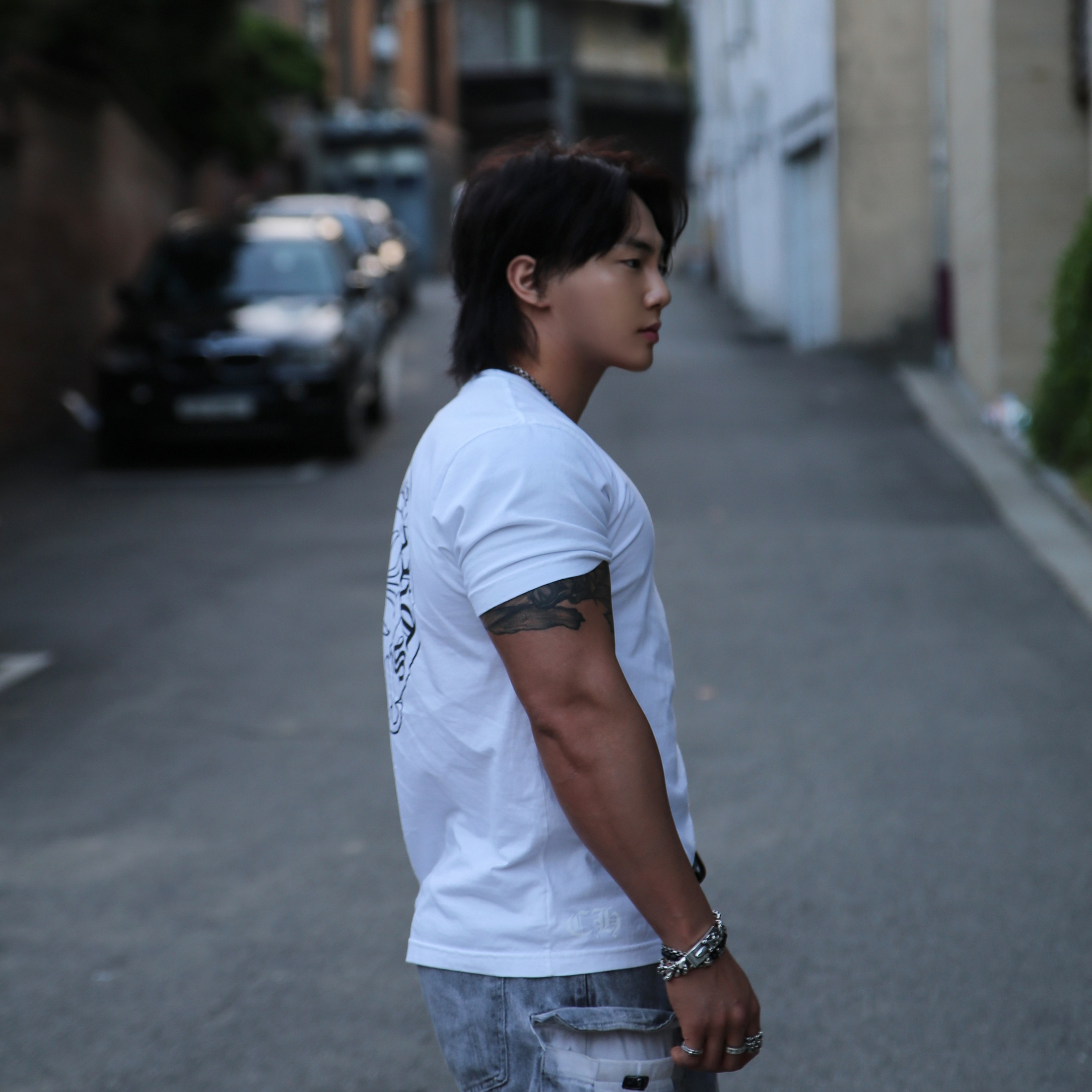 Chrome Hearts Horseshoe Logo Pocket T-Shirt White, Chrome Hearts Cemetery Ring Silver 착용 스타일 - 3