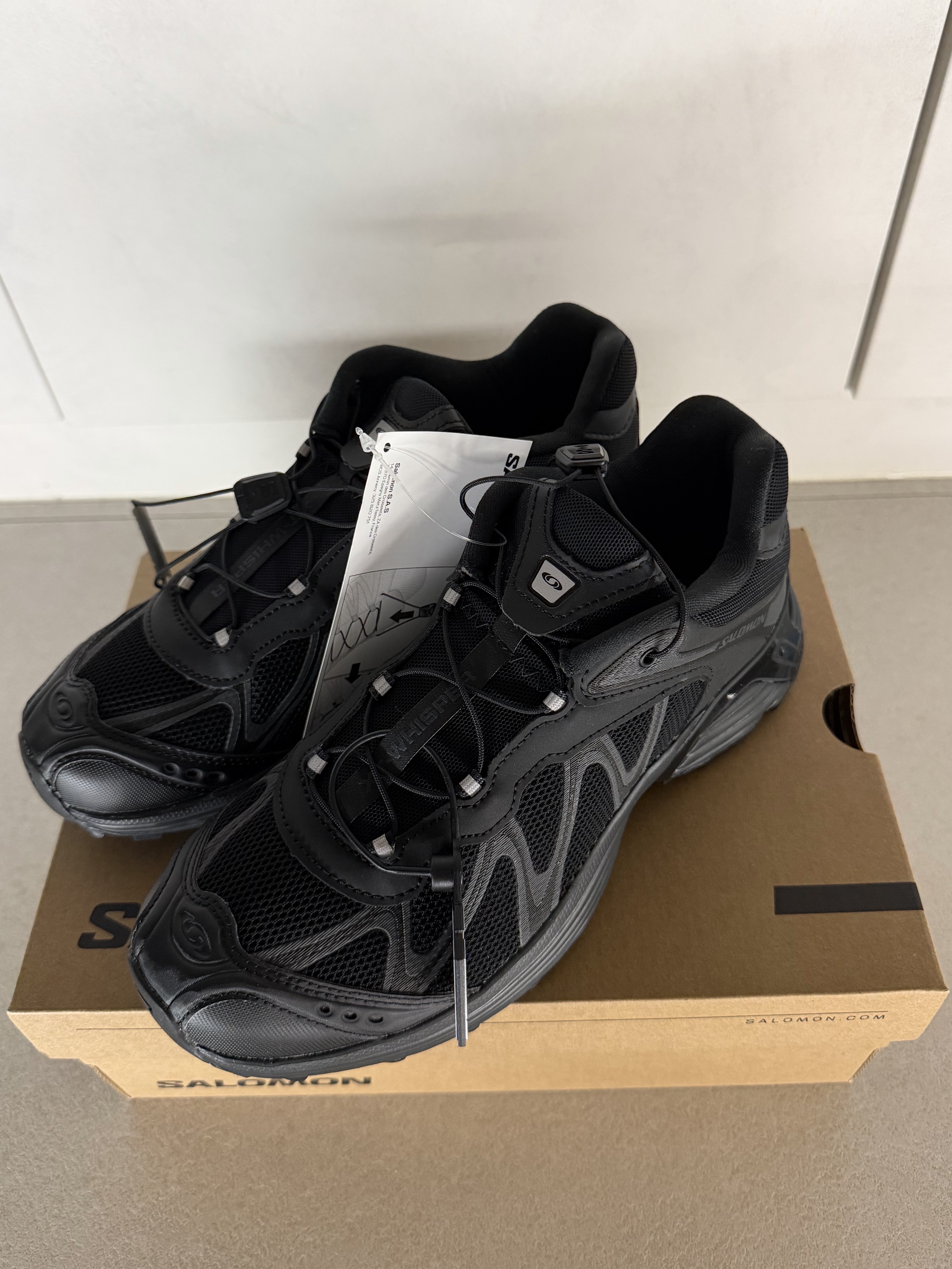 Salomon XT-Whisper Black Asphalt 착용 스타일