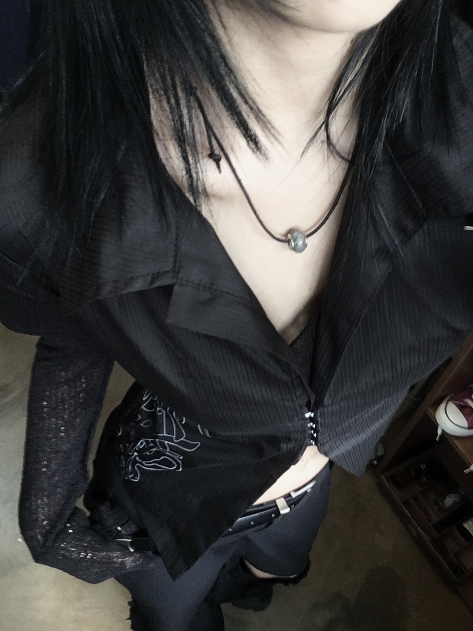 SØAR Born Hook-Slit Shirt Black 착용 스타일 - 1