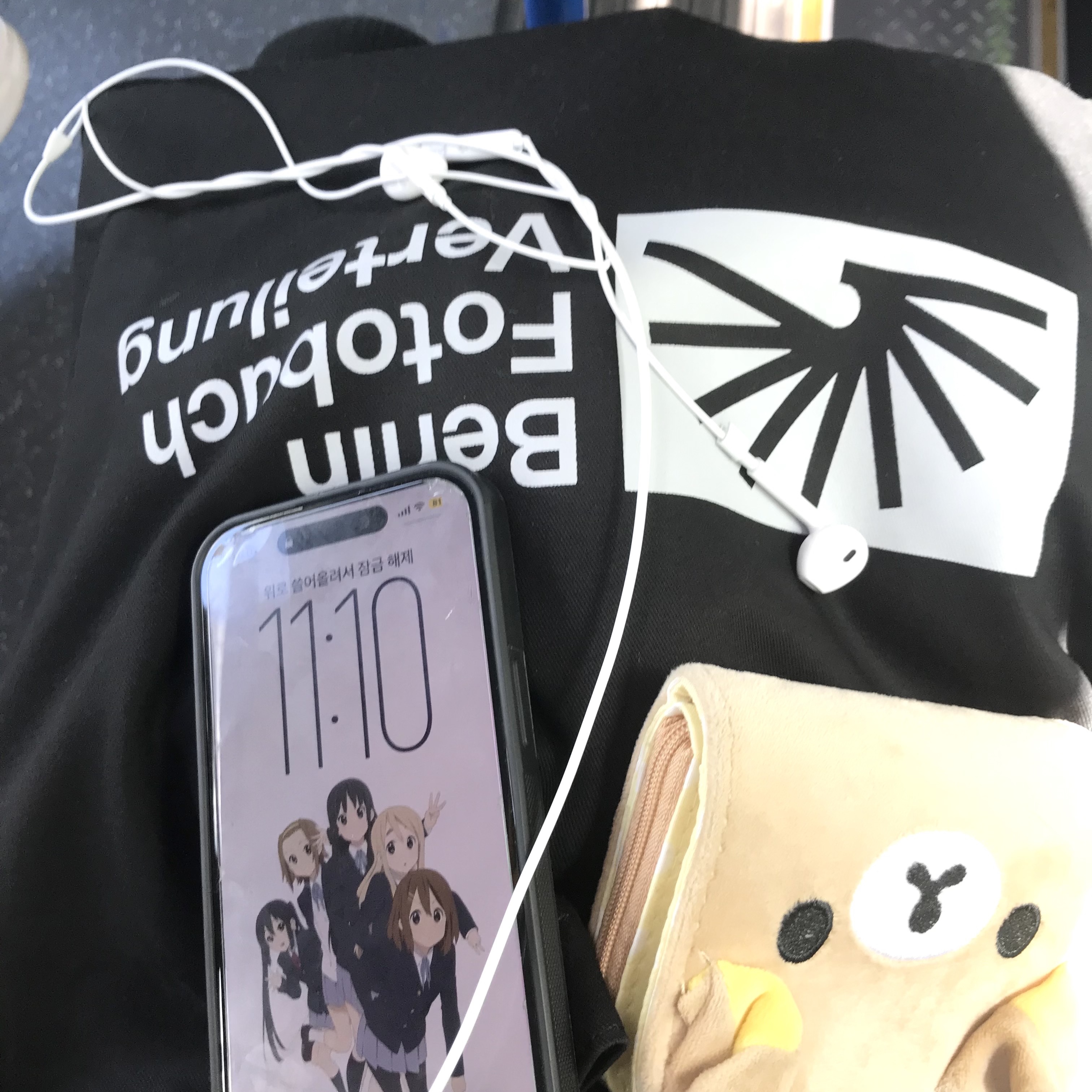 Berlin Photobook Distribution 002 Bag Black 착용 스타일 - 1