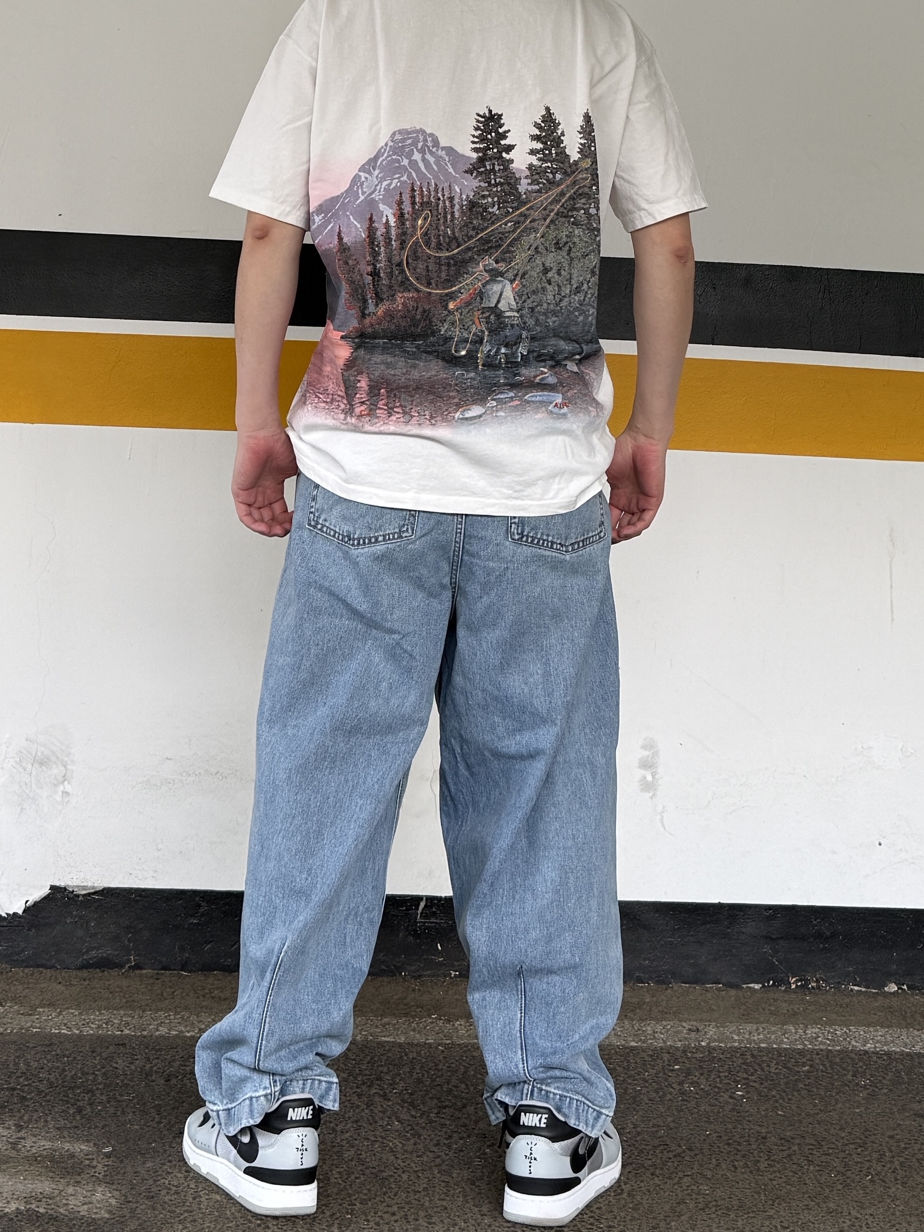 Nike x Drake Nocta Opal Reels Tee White (FV7865-100), Nike x Travis Scott Mac Attack SP Light Smoke Grey 착용 스타일