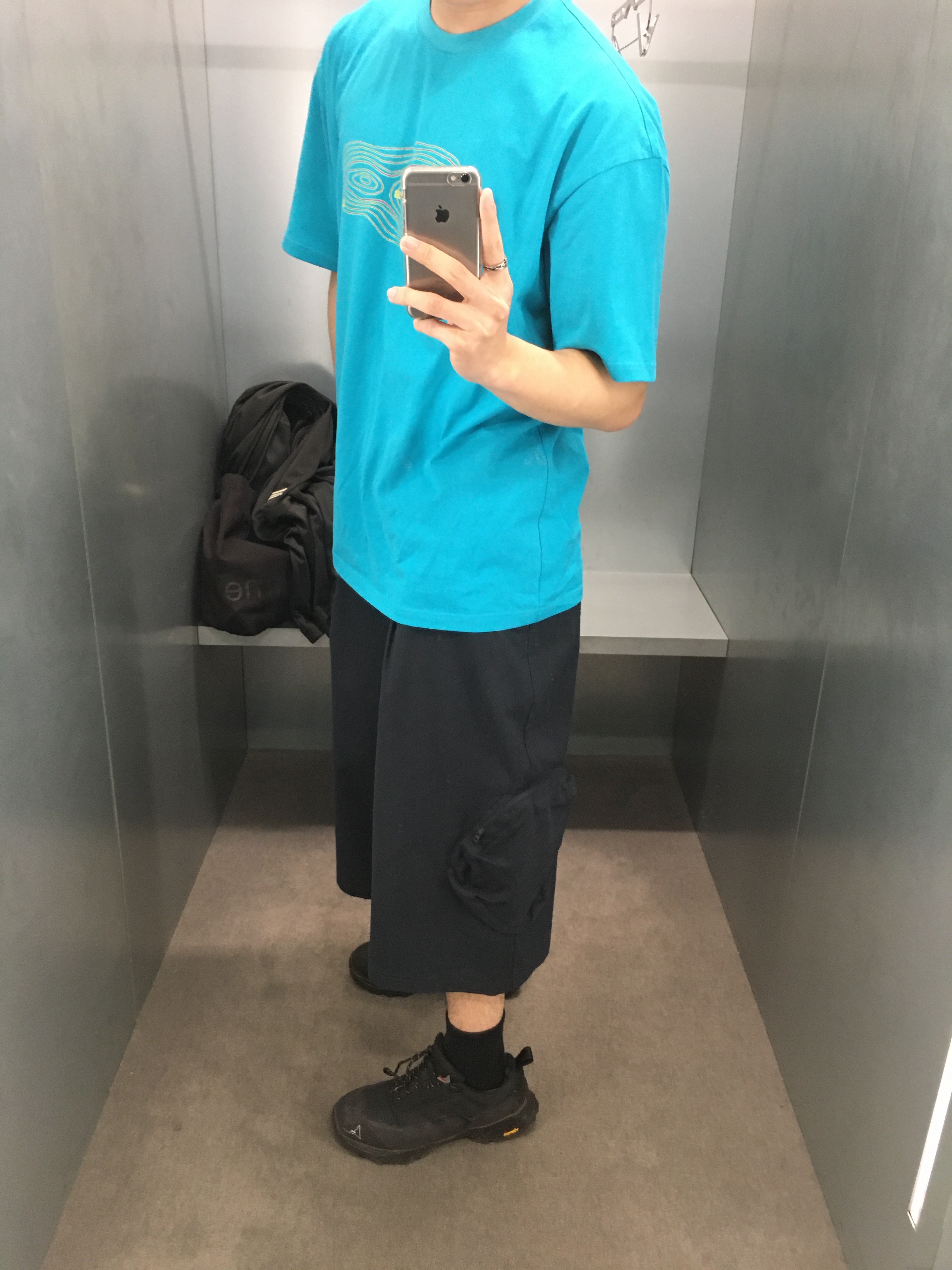 Sansan Gear Cargo Shorts Navy, New Balance x Comme des Garcons Homme ML610S Black 착용 스타일 - 2