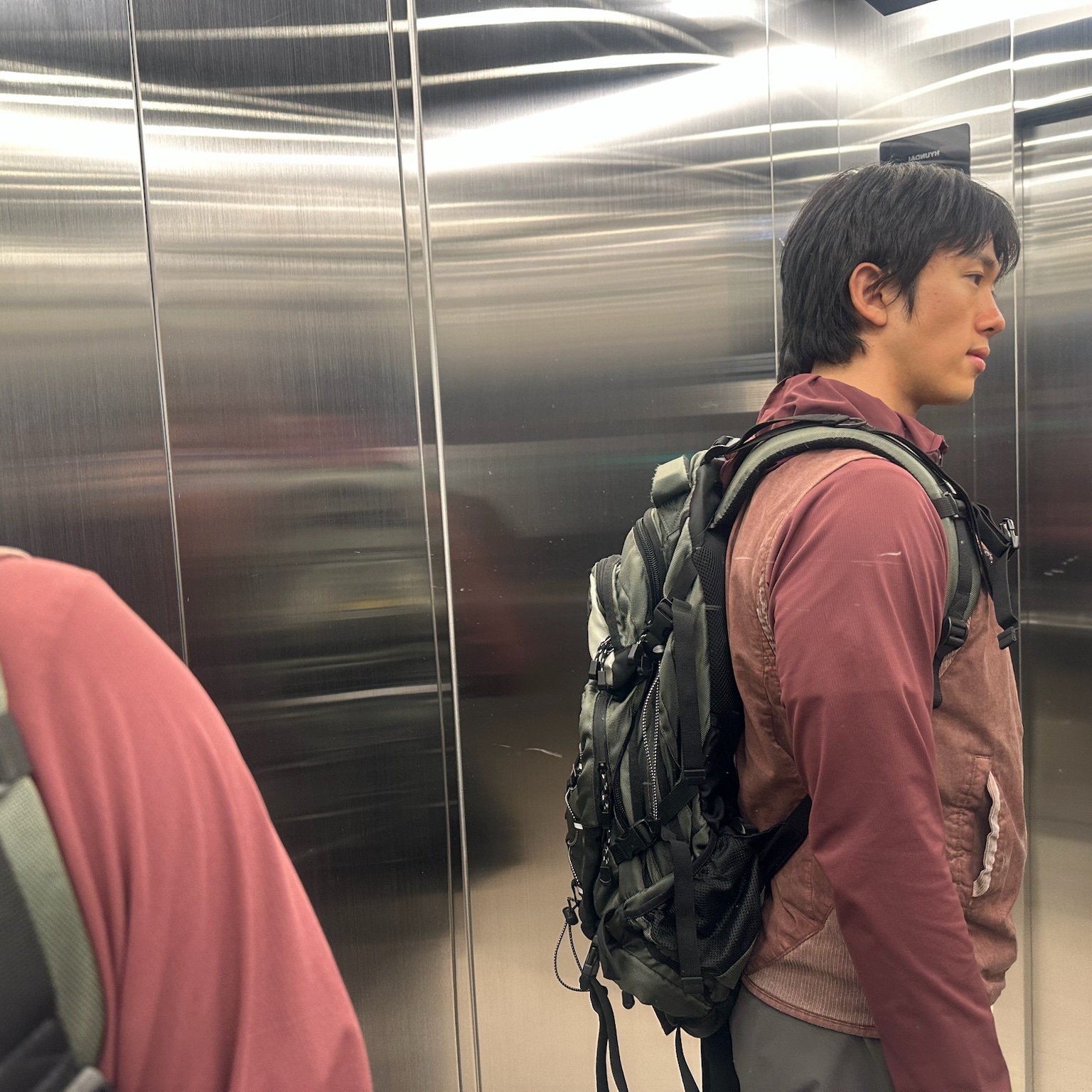 Uniqlo Dry EX UV Protection Full Zip Hoodie Wine, Xlim Ep.3 01 Vest Black 착용 스타일