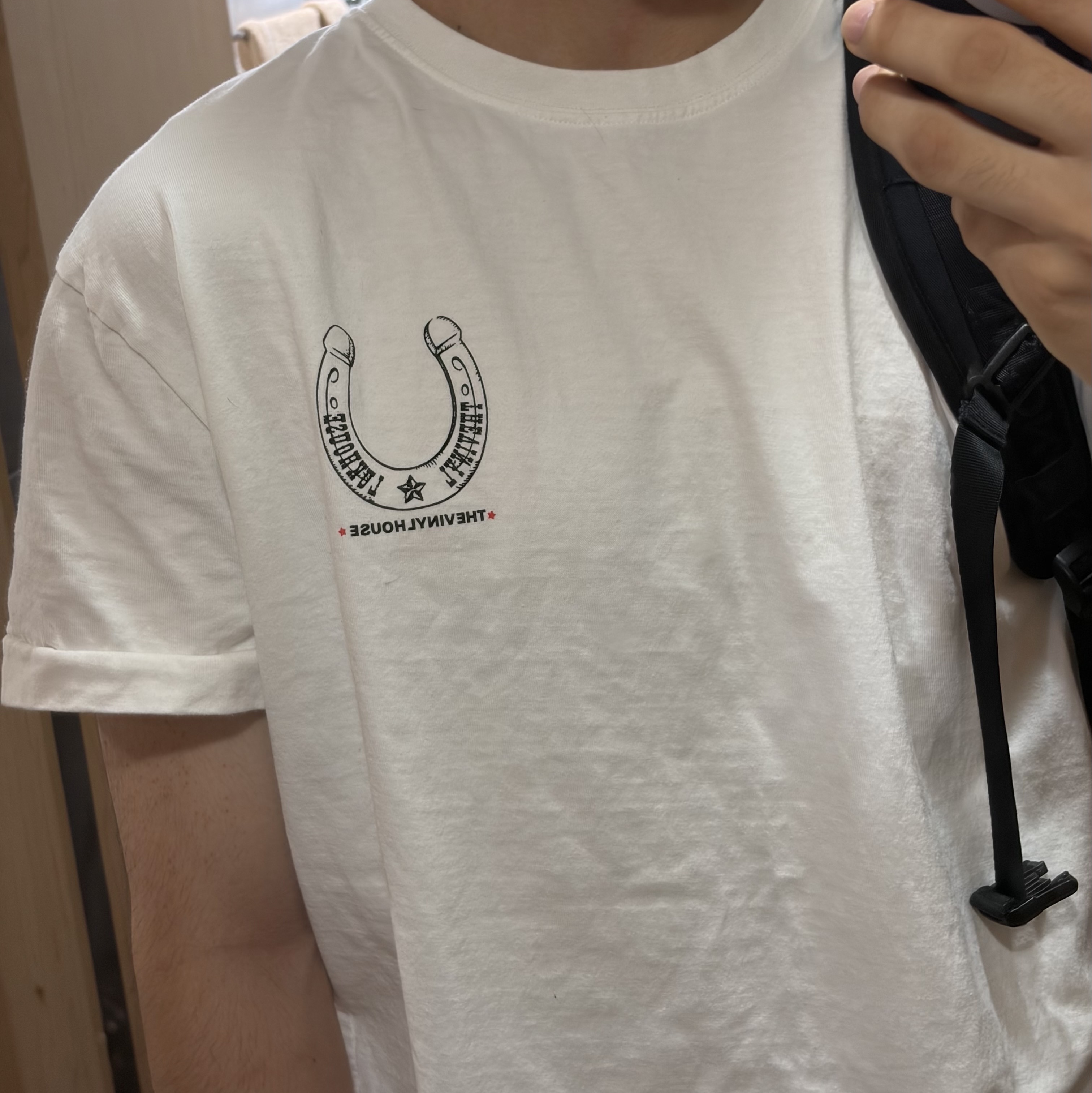 Thevinylhouse Lucky House Tee White 착용 스타일 - 1