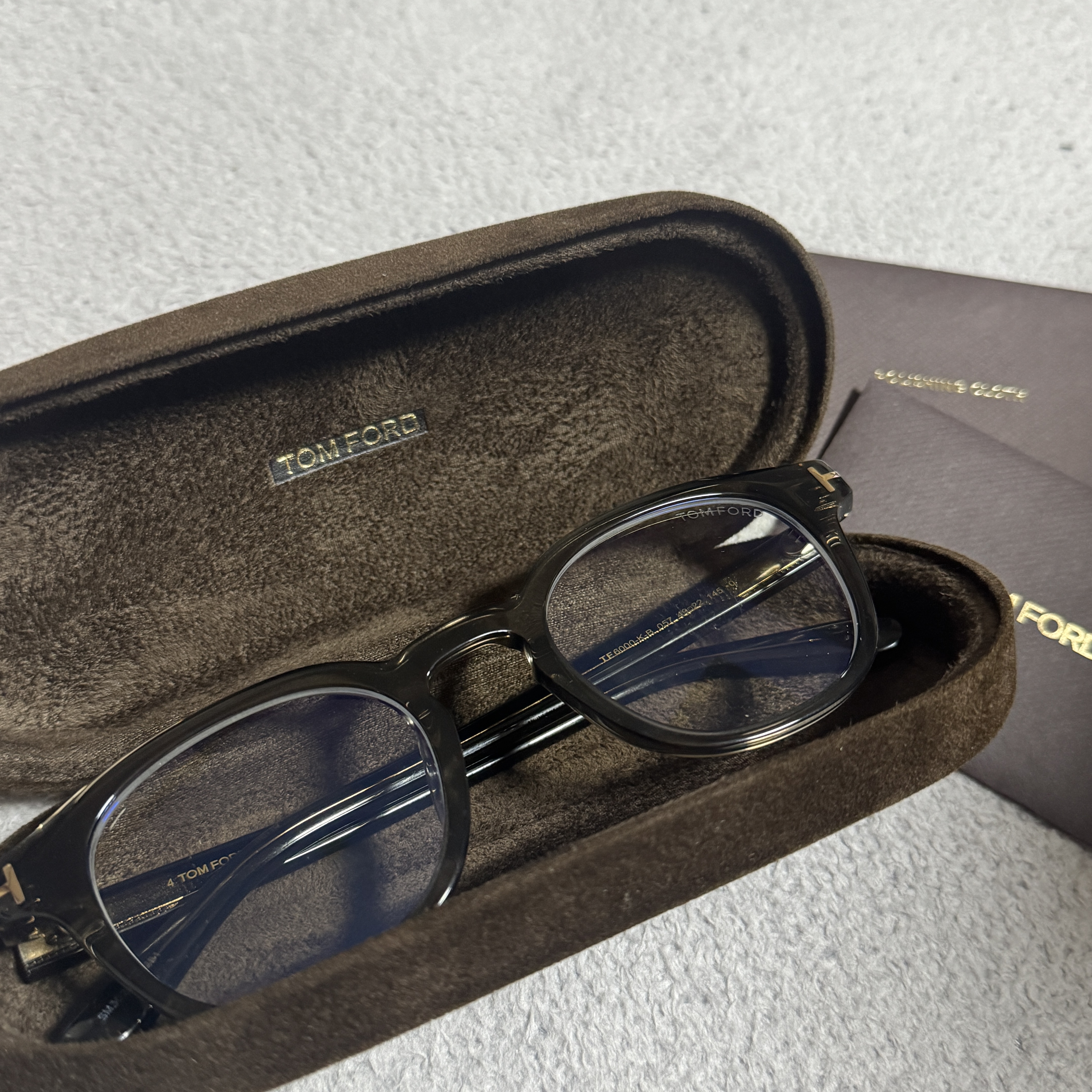 Tom Ford TF6000 Brown 착용 스타일 - 1