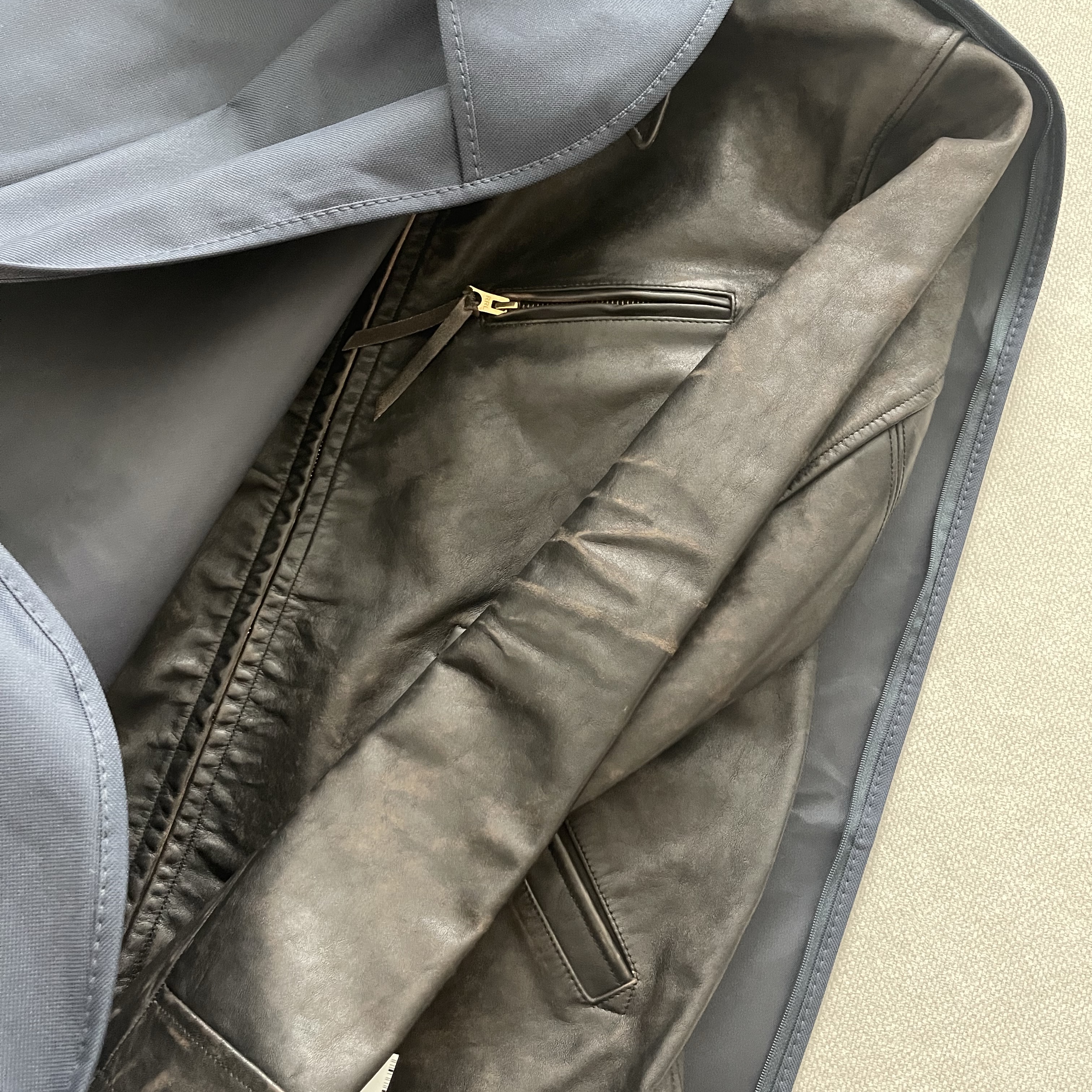 Double RL Leather Jacket Black Over Brown 착용 스타일 - 3
