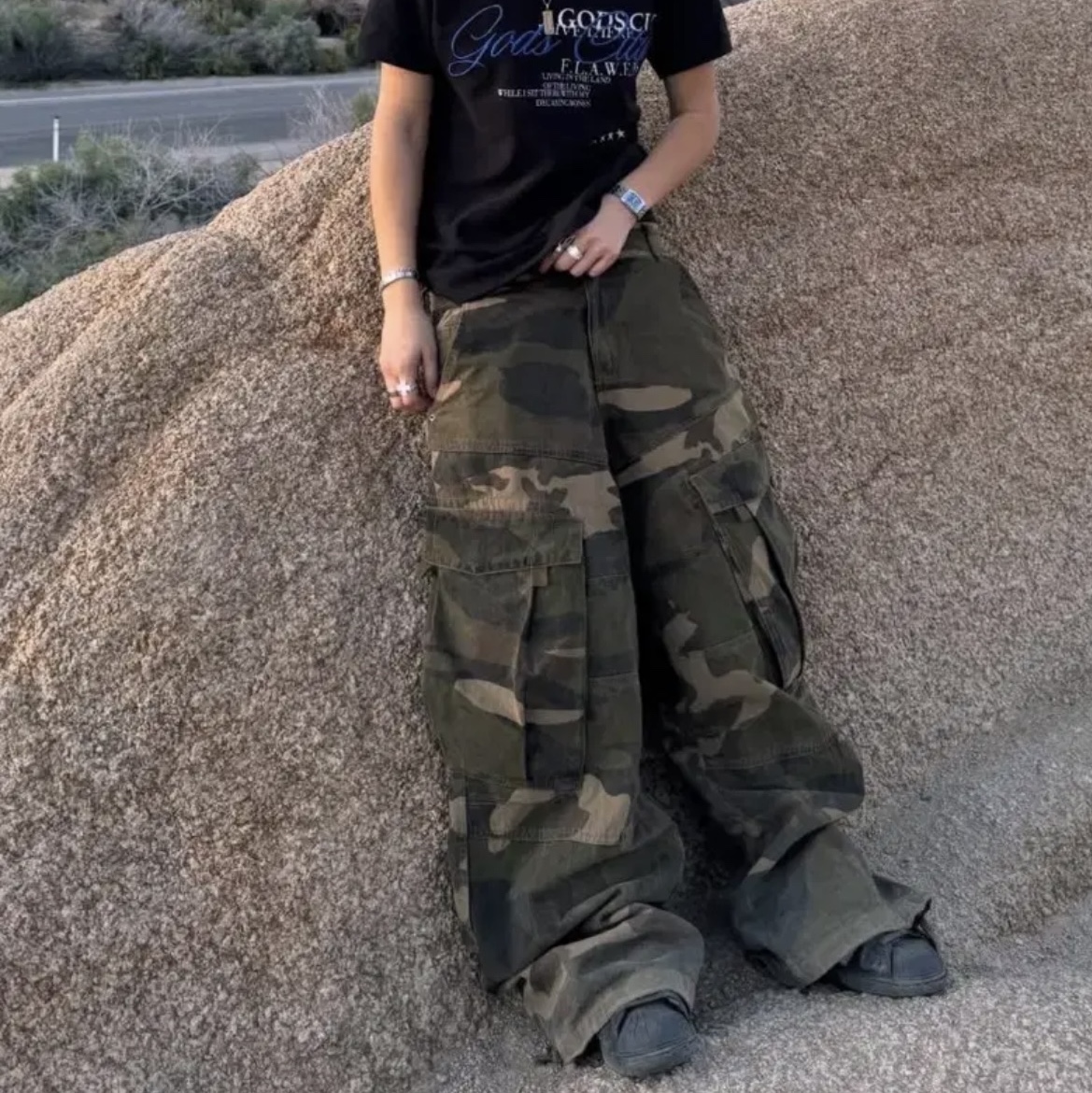 (W) Jaded London Camo Cadet Cargo Pants Washed Khaki, Supreme x True Religion Puffer Jacket Dirty Indigo - 25FW 착용 스타일 - 2