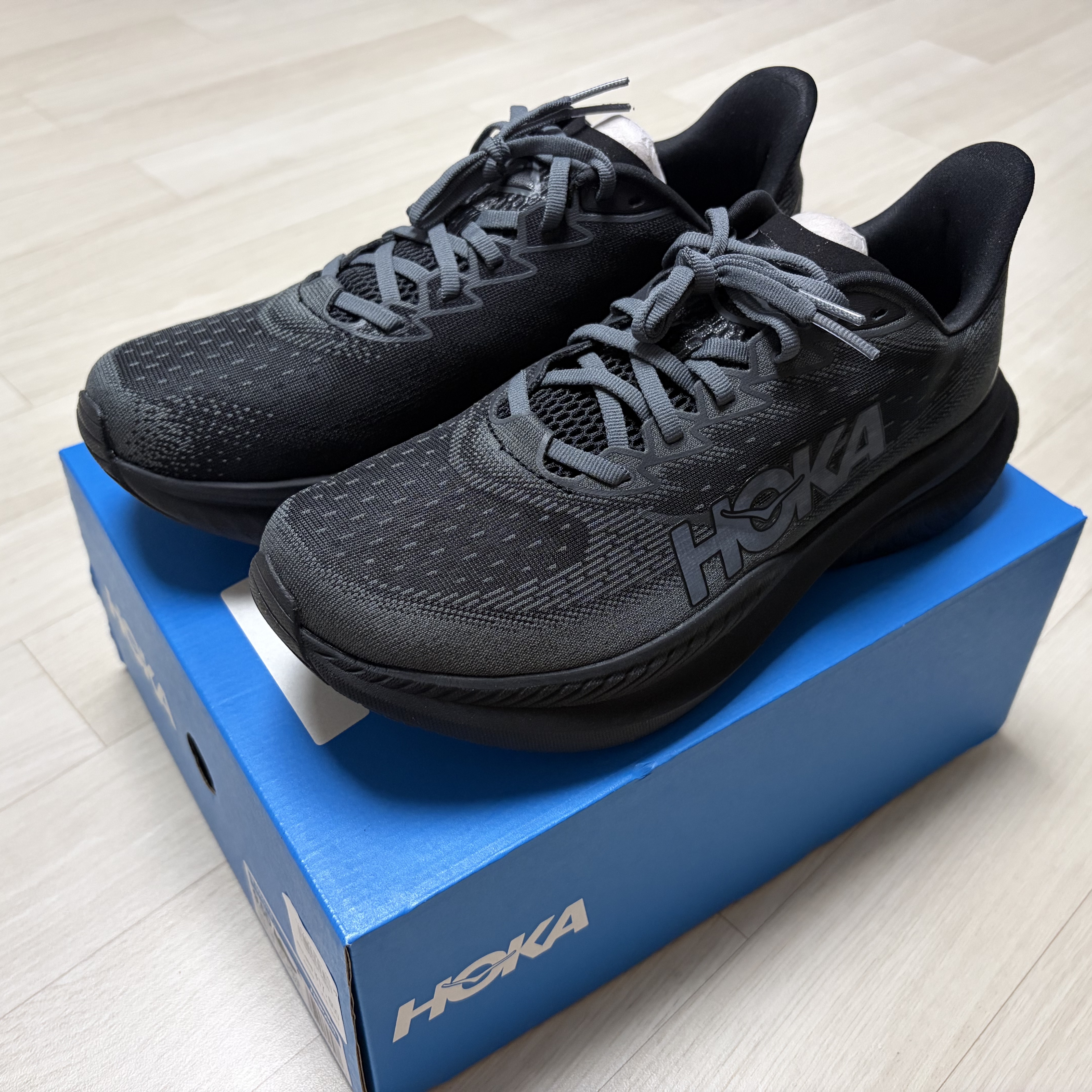 Hoka Mach 6 Black Outer Orbit - Regular 착용 스타일