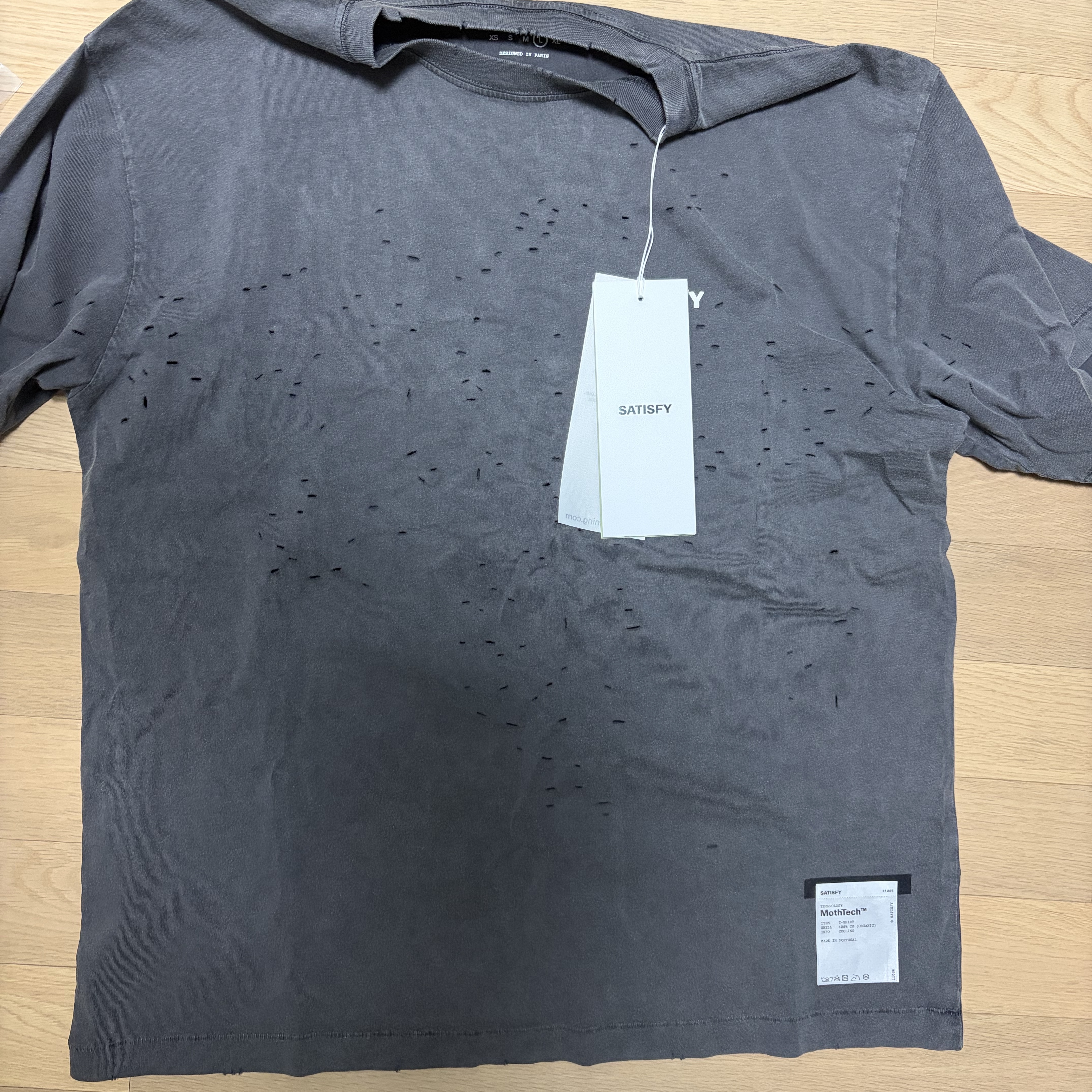 Satisfy Mothtech T-Shirt Aged Black 착용 스타일