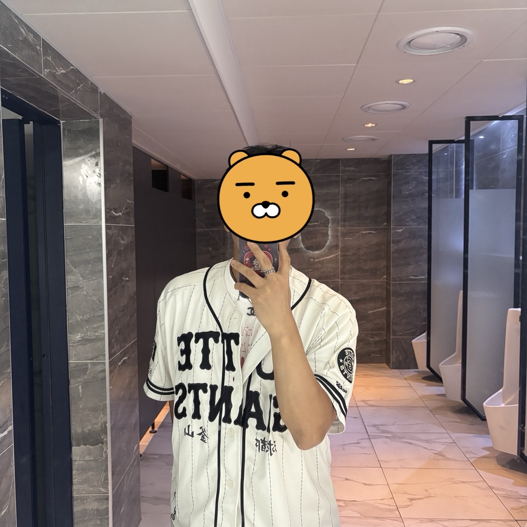 Polyteru x Lotte Giants Retro Uniform Ecru (Non Marking Ver.) 착용 스타일 - 1