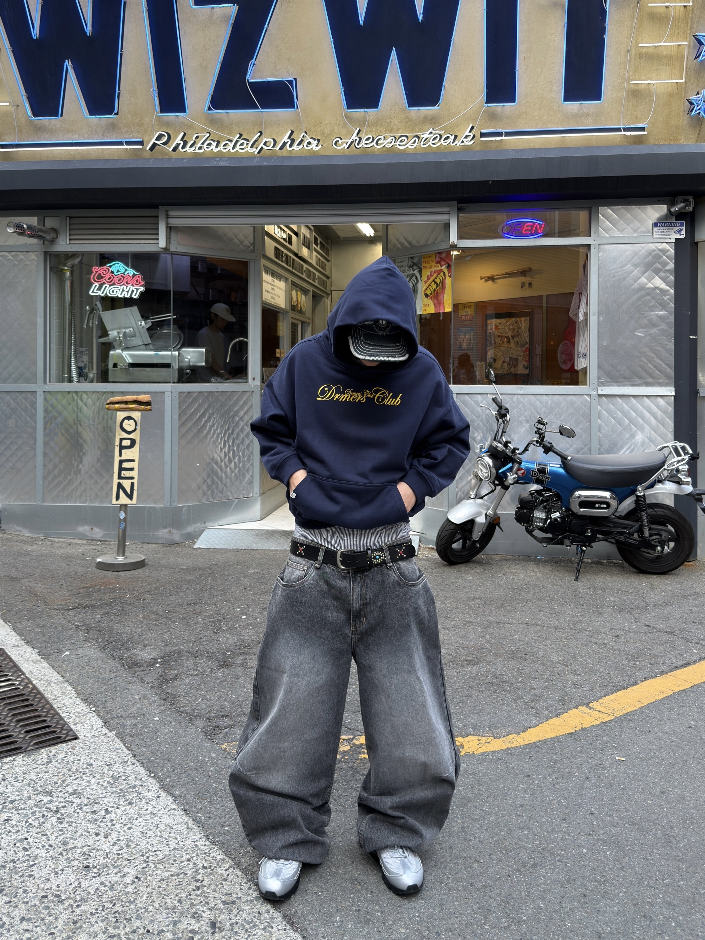 Nike Air Max 95 Big Bubble Total 90 Metallic Silver Black, Supreme x True Religion Mesh Back 6-Panel Dirty Indigo - 25FW 착용 스타일 - 5