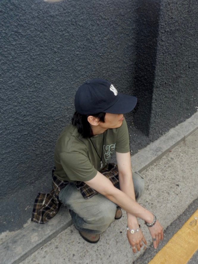 Nike SB Ishod Wair Light Olive, [더블적립]YESEYESEE C-Logo Tee Khaki 착용 스타일 - 2