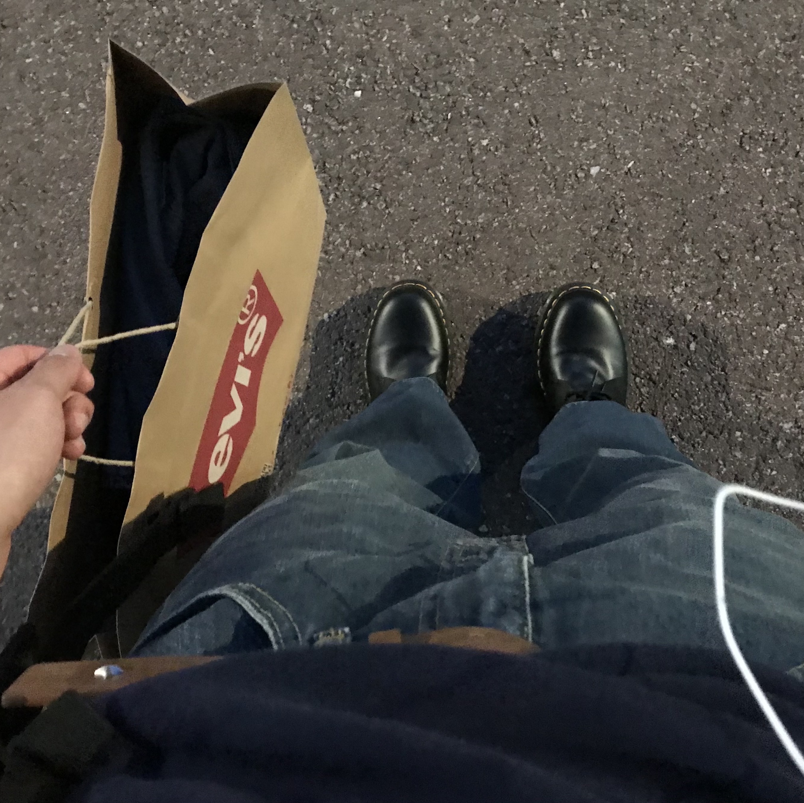 Dr. Martens 1461 Smooth Black, Salomon Trailblazer 20 Black 착용 스타일 - 1