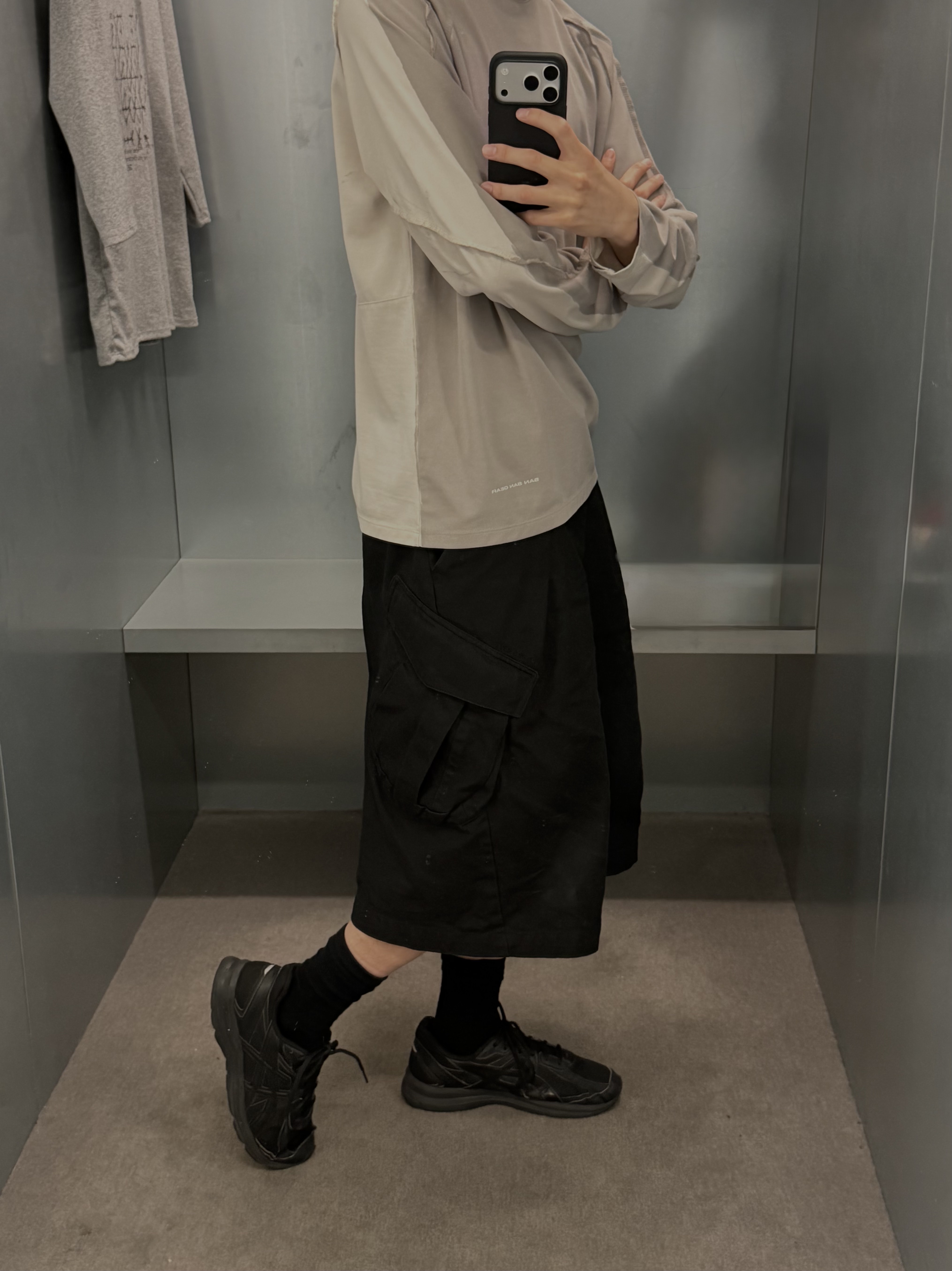Sansan Gear Contrast Long Sleeve Grey, Sansan Gear Capri Pants Black_26SS 착용 스타일 - 2