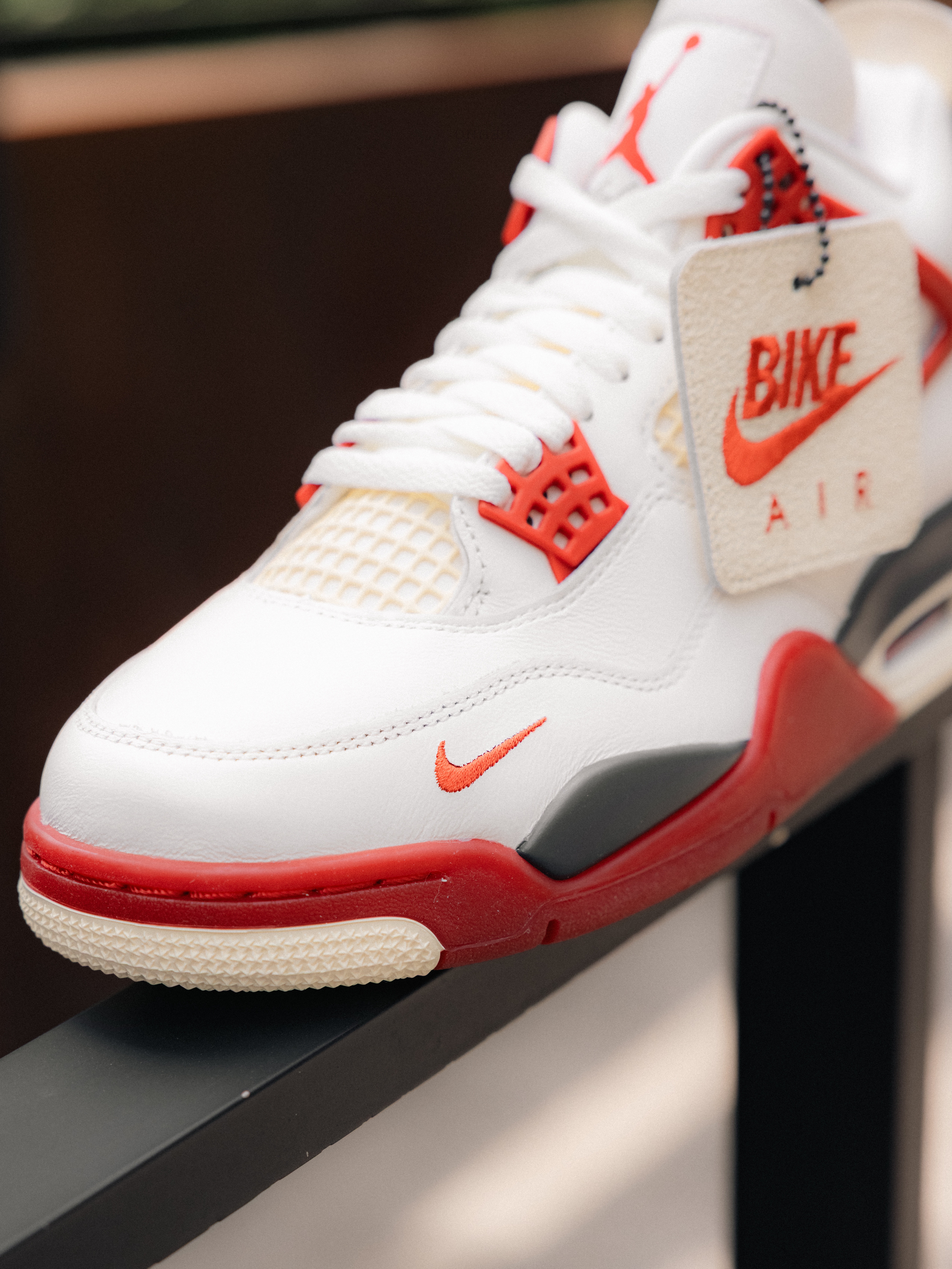 Jordan 4 x Nigel Sylvester Retro OG Brick After Brick 착용 스타일 - 4