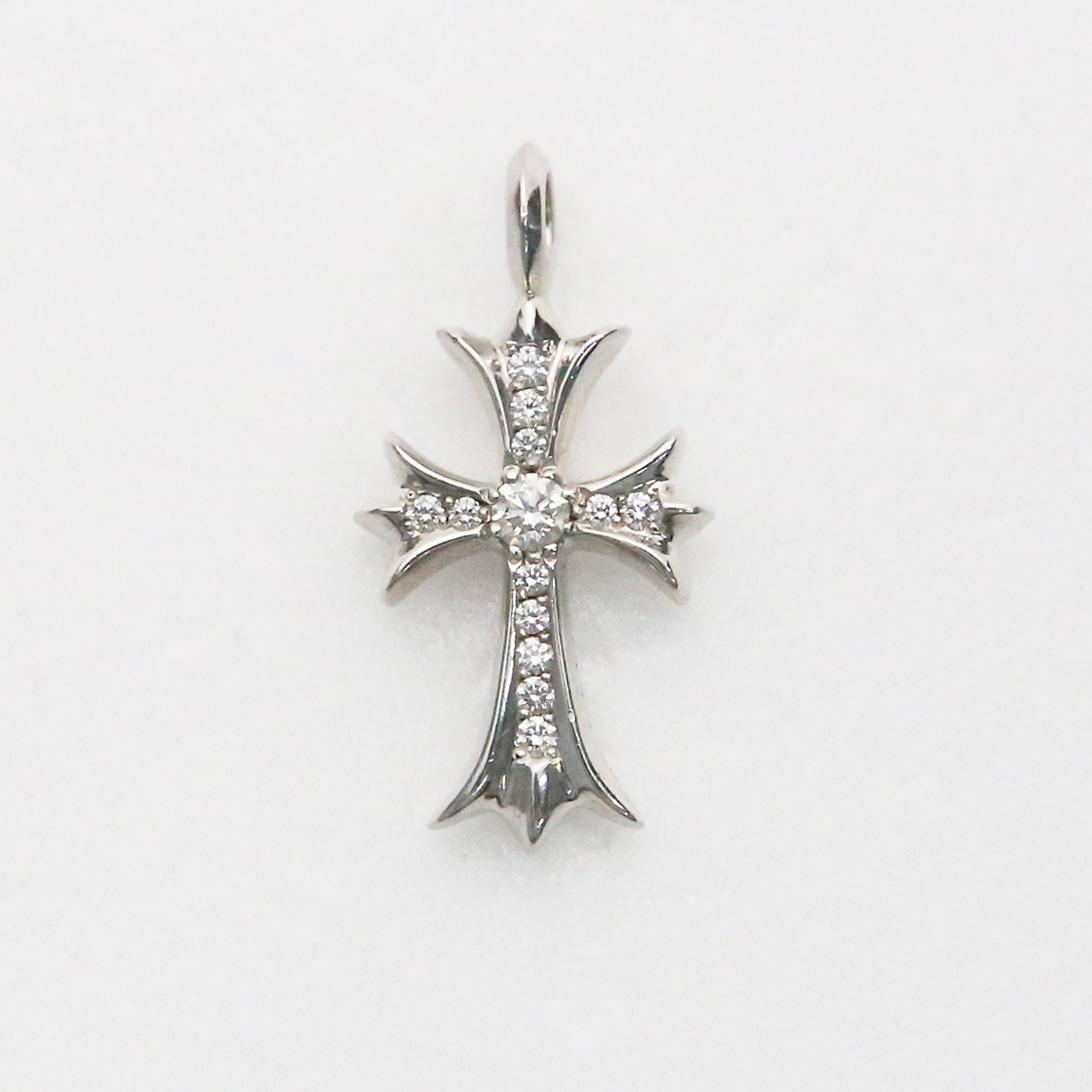 한스룸 크롬하츠 18K 화이트골드 타이니팻 크로스참 파베 다이아(Hansroom Chrome Hearts 18KWG Tiny Fat Cross Charm Pave Dia) - 3