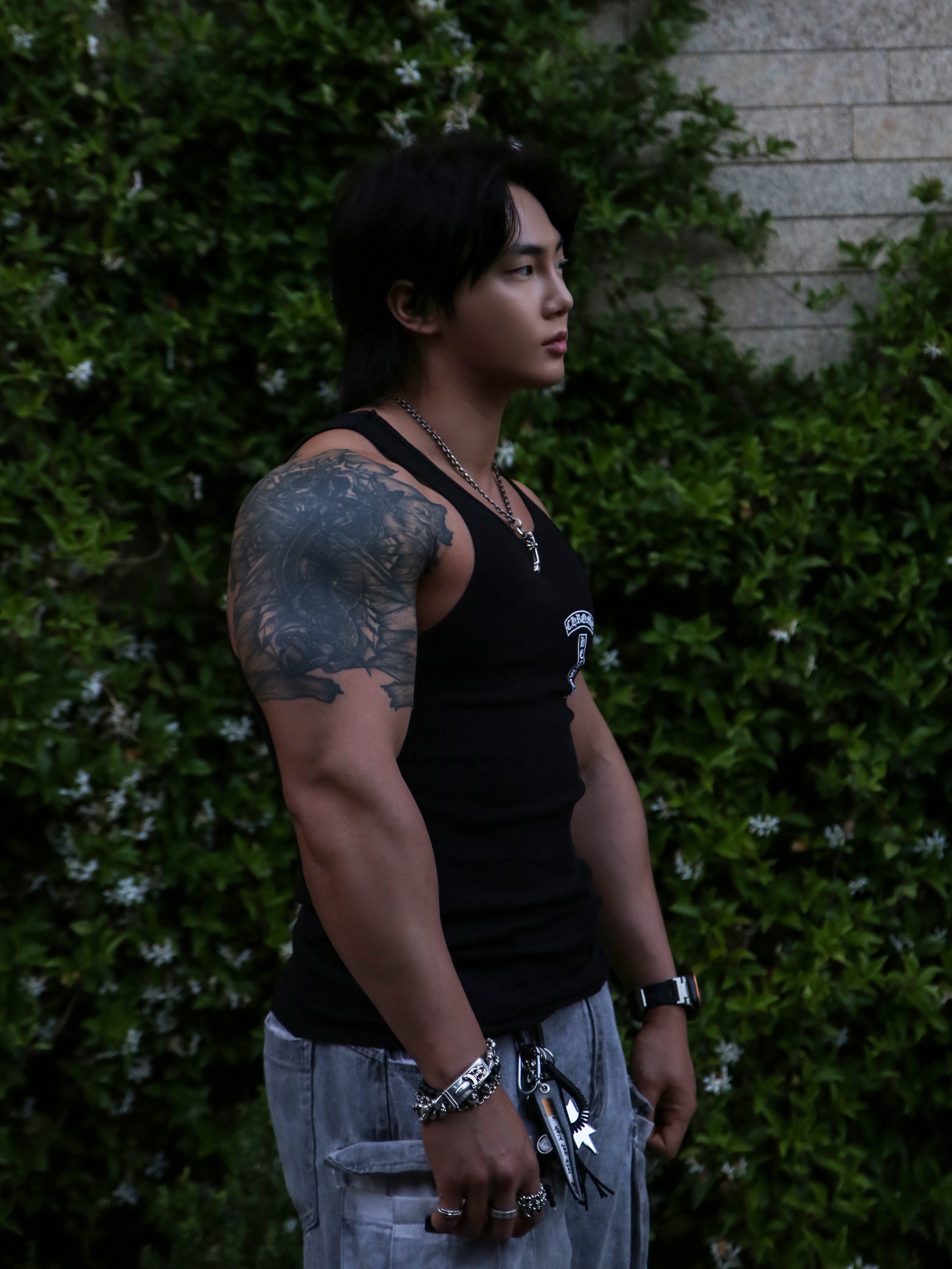Chrome Hearts Cross T-Bar Logo Tank Top Black 착용 스타일 - 1