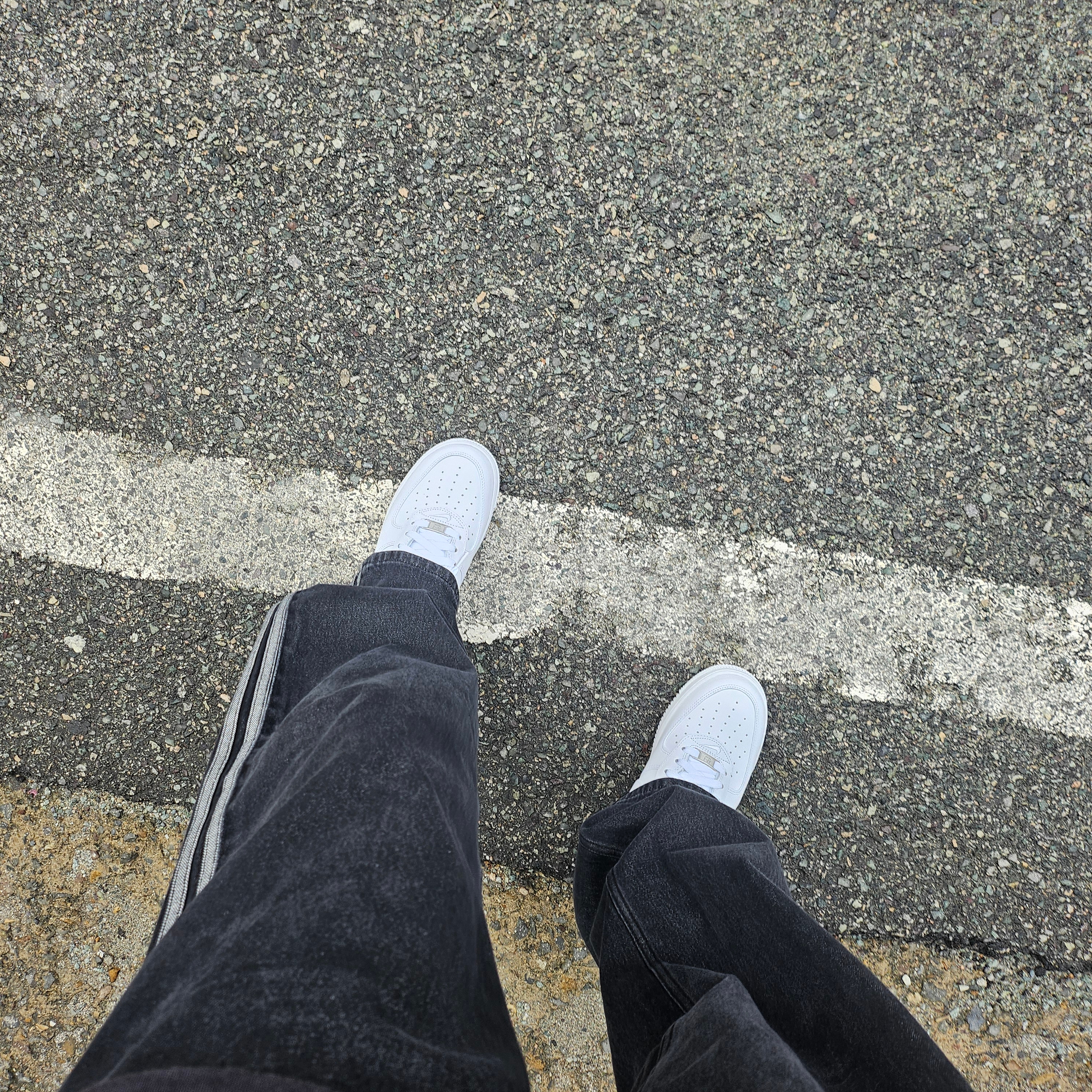 Nike x Supreme Air Force 1 Low White, Adidas Firebird Adicolor Denim Pants Black - KR Sizing 착용 스타일 - 2