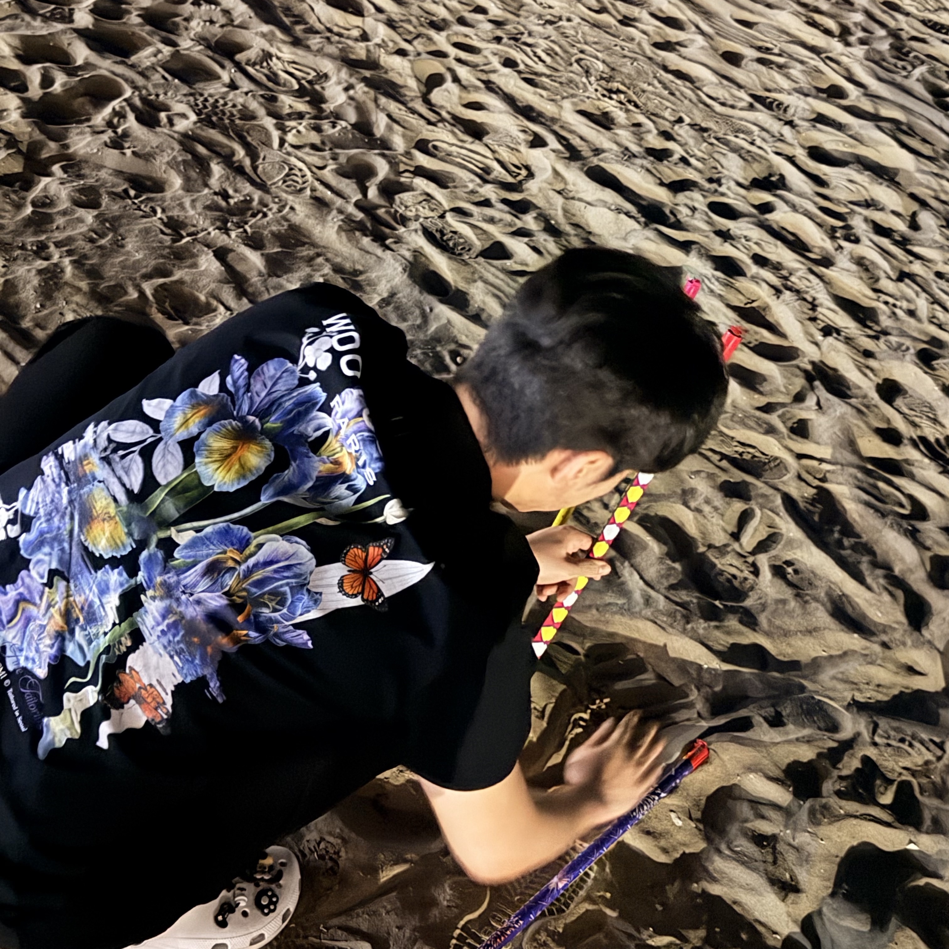 Wooyoungmi Flower Back Logo T-Shirt Black - 26SS 착용 스타일