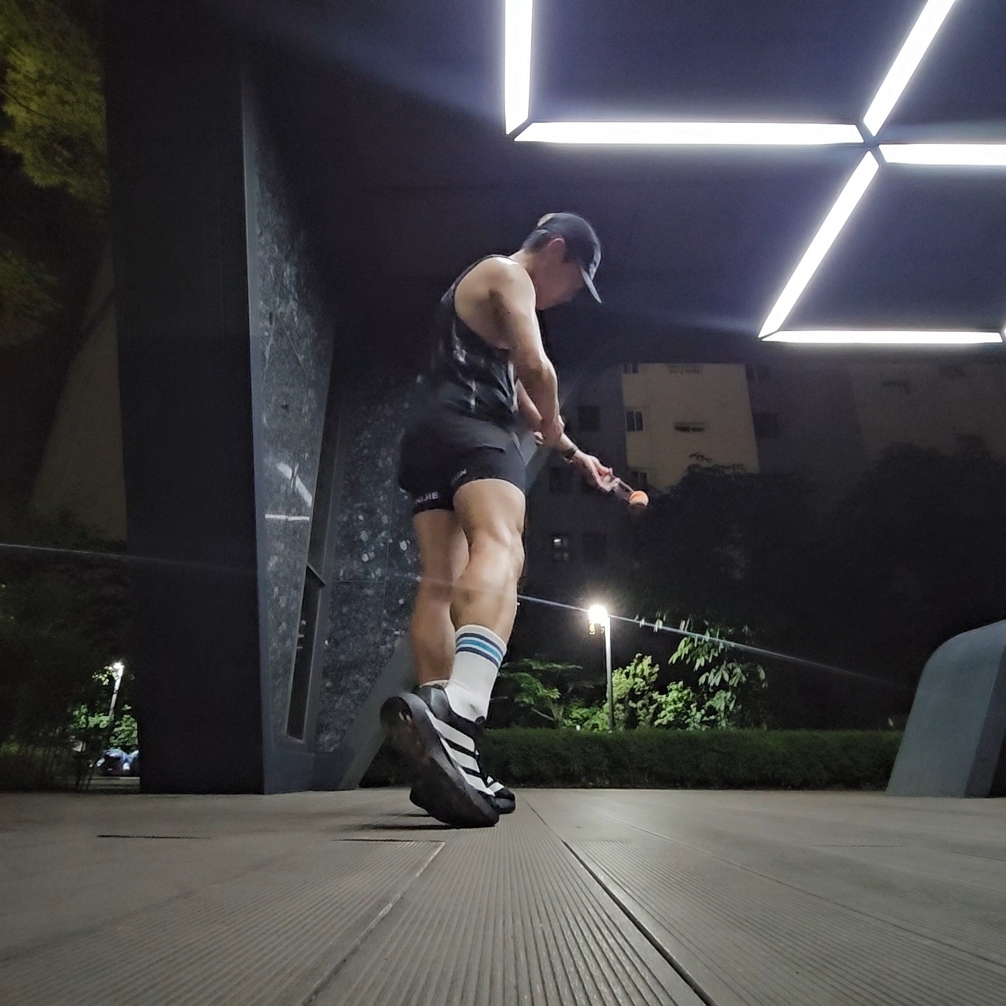 Adidas Adizero EVO SL Core Black Cloud White, REACTIFY Race Pulse Singlet Black 착용 스타일 - 2