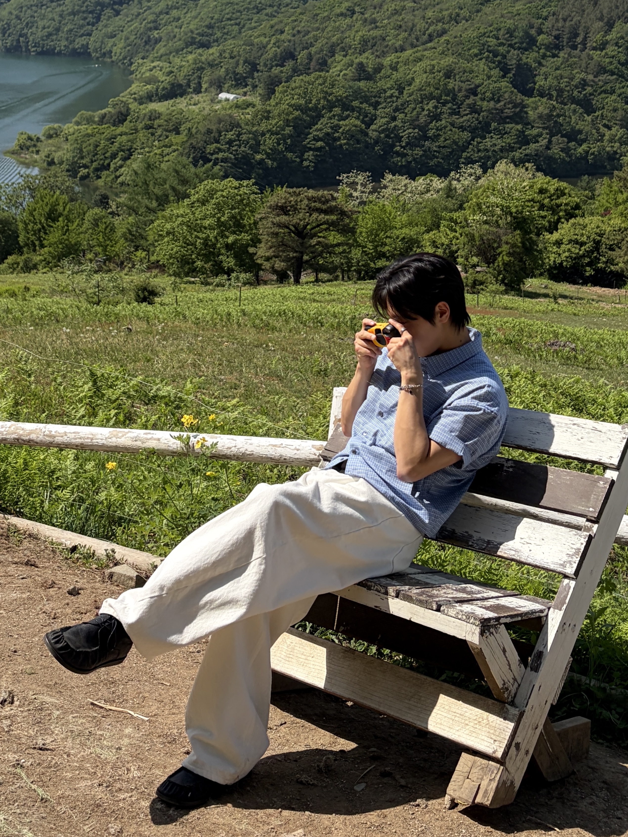 noun Wide Curved Denim Pants White 착용 스타일 - 4