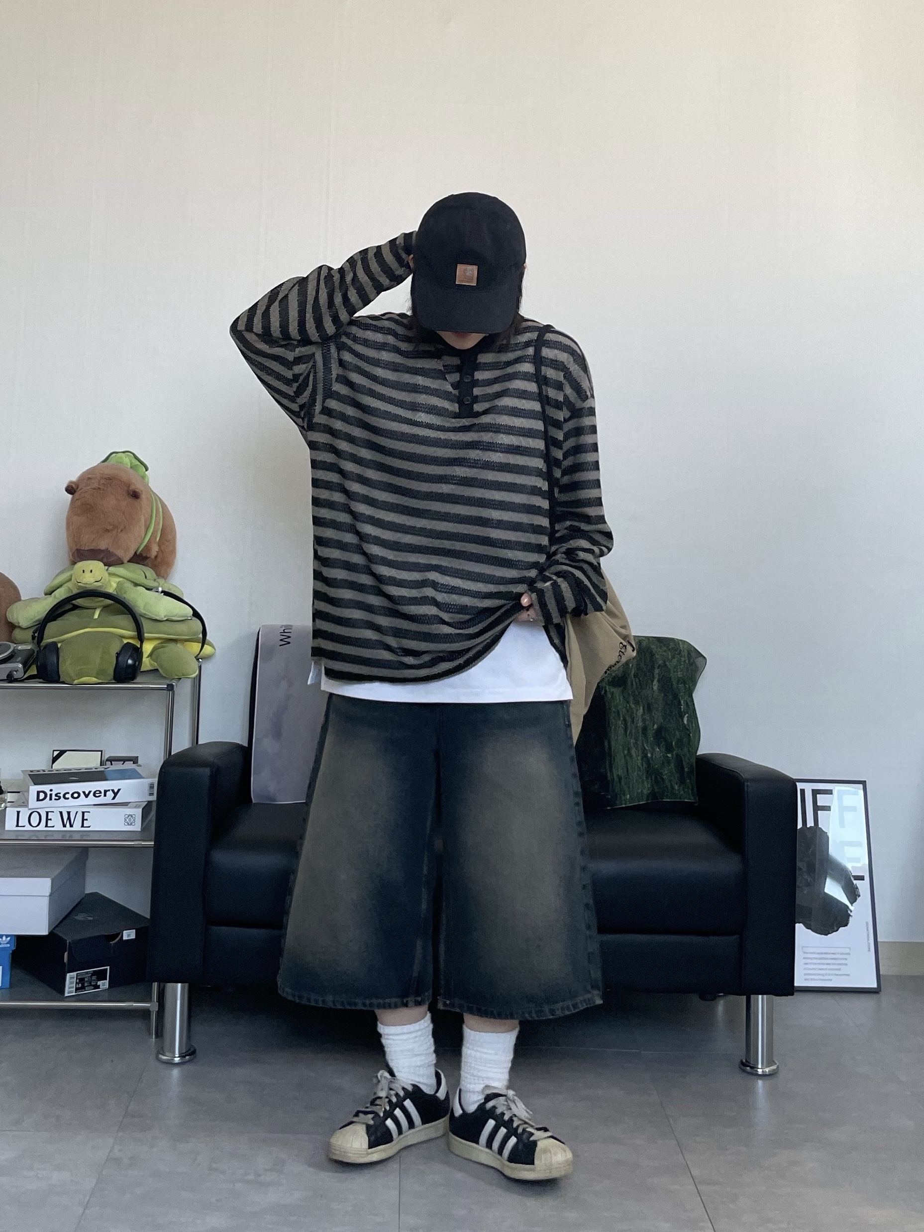 Carhartt Canvas Cap Black, Deus Ex Machina String Bag Tan 착용 스타일 - 1