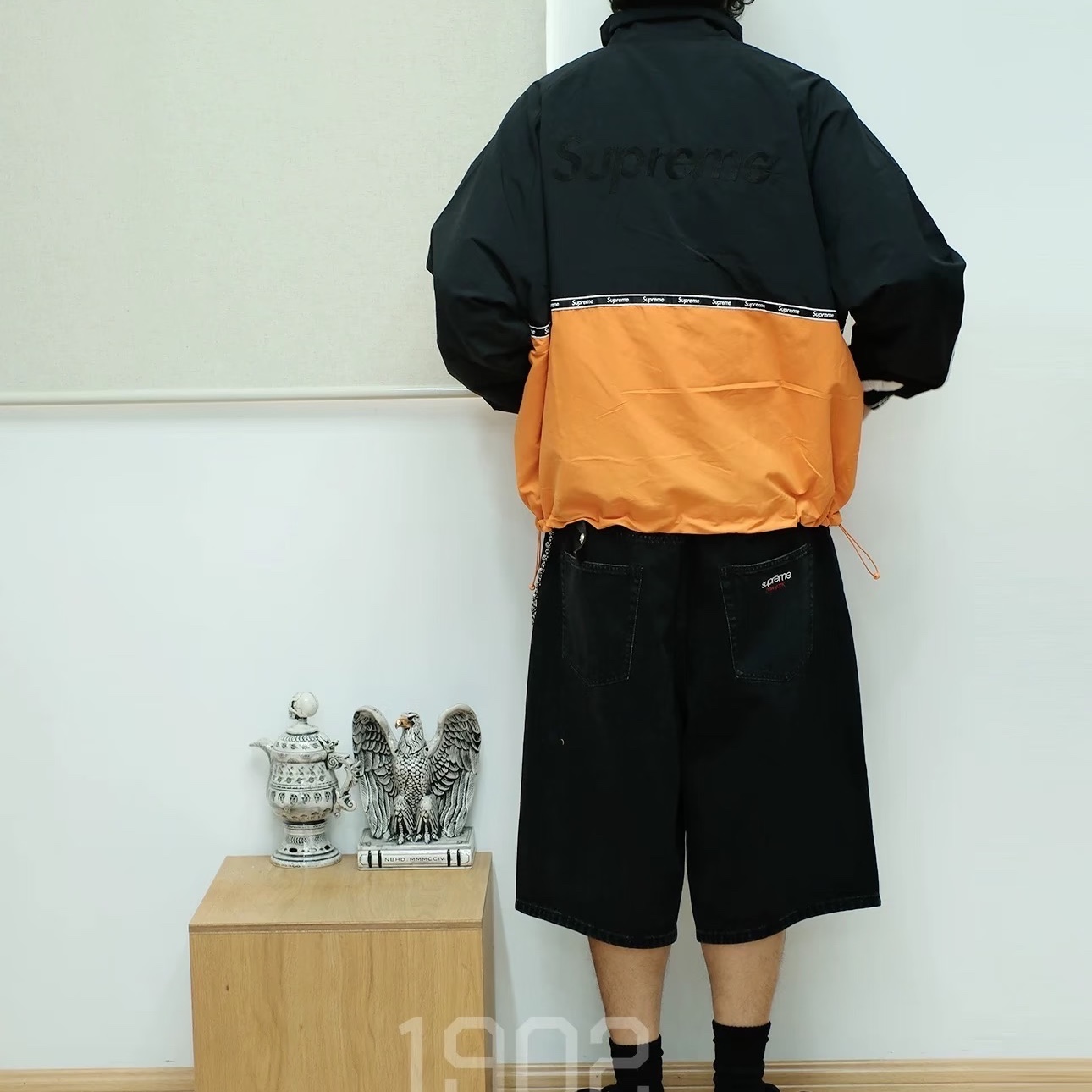 Supreme Logo Taping Track Jacket Orange - 26SS 착용 스타일