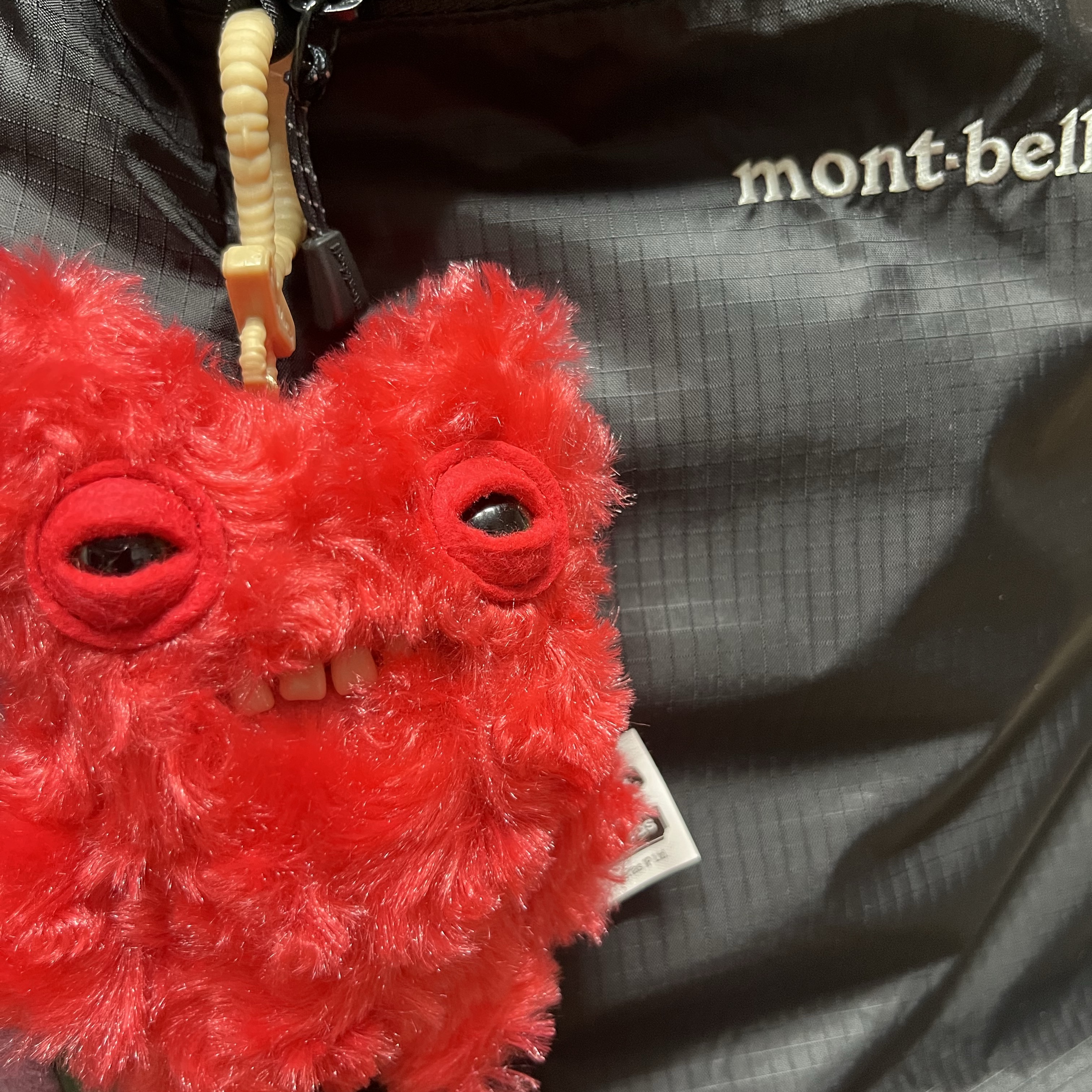 Montbell Pocketable Light Pack 15 Black, Fuggler Munch Munch Keyring Red 착용 스타일